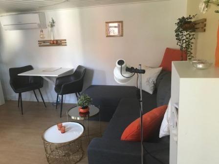 One-Bedroom House photo 1