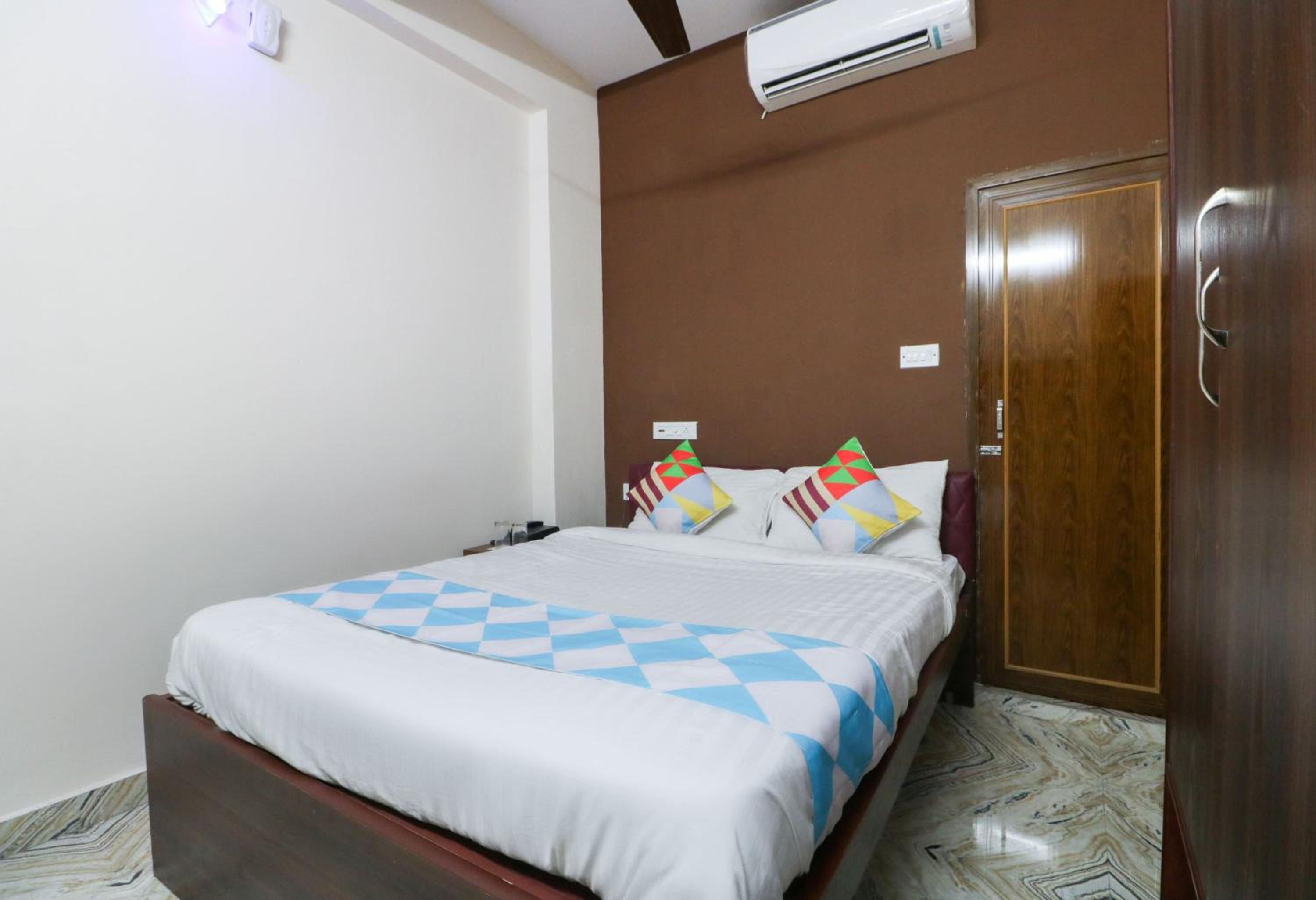 Standard Double Room - Photo 5