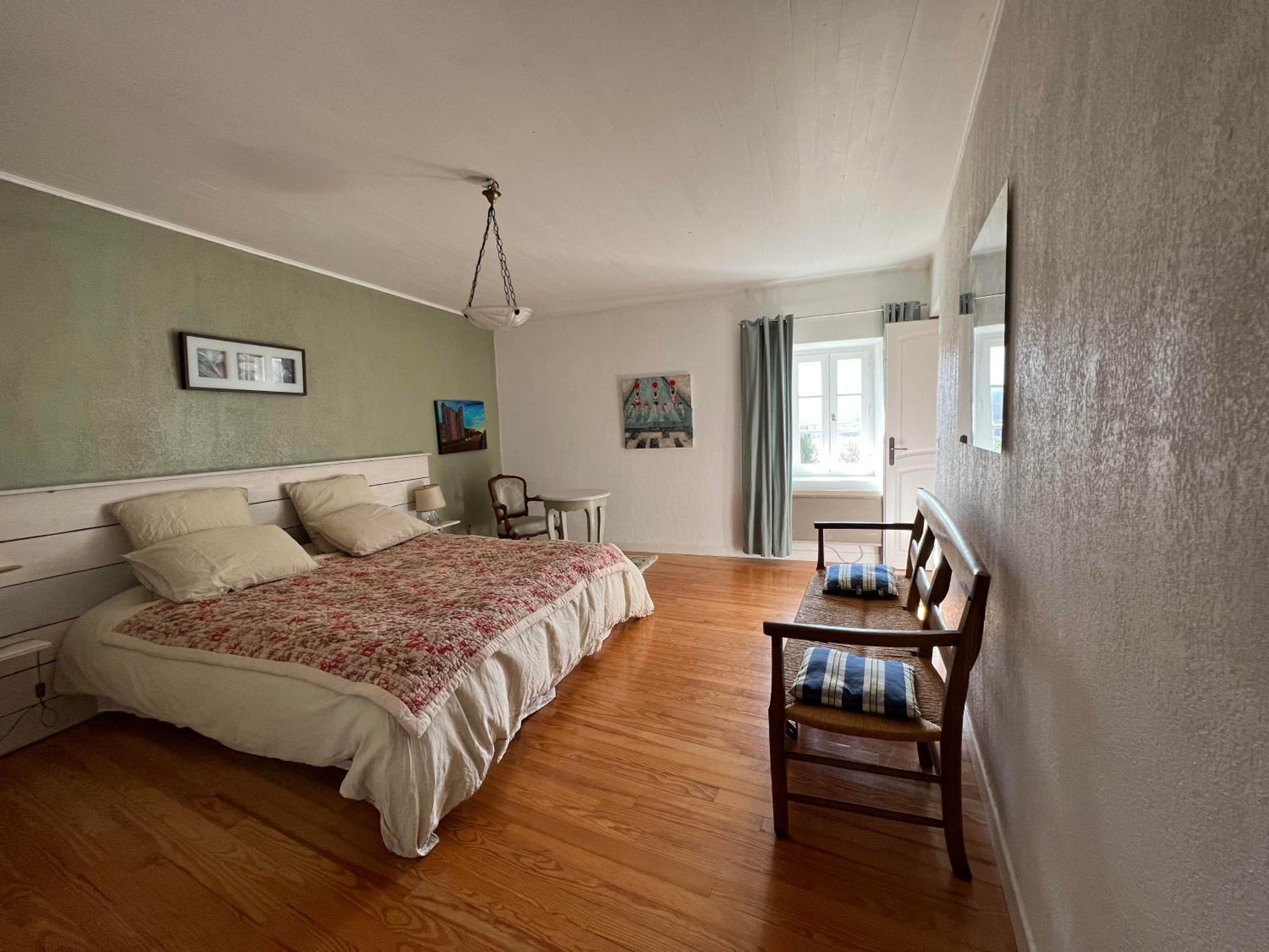 Deluxe Room (2 Adults + 1 Child) photo 2