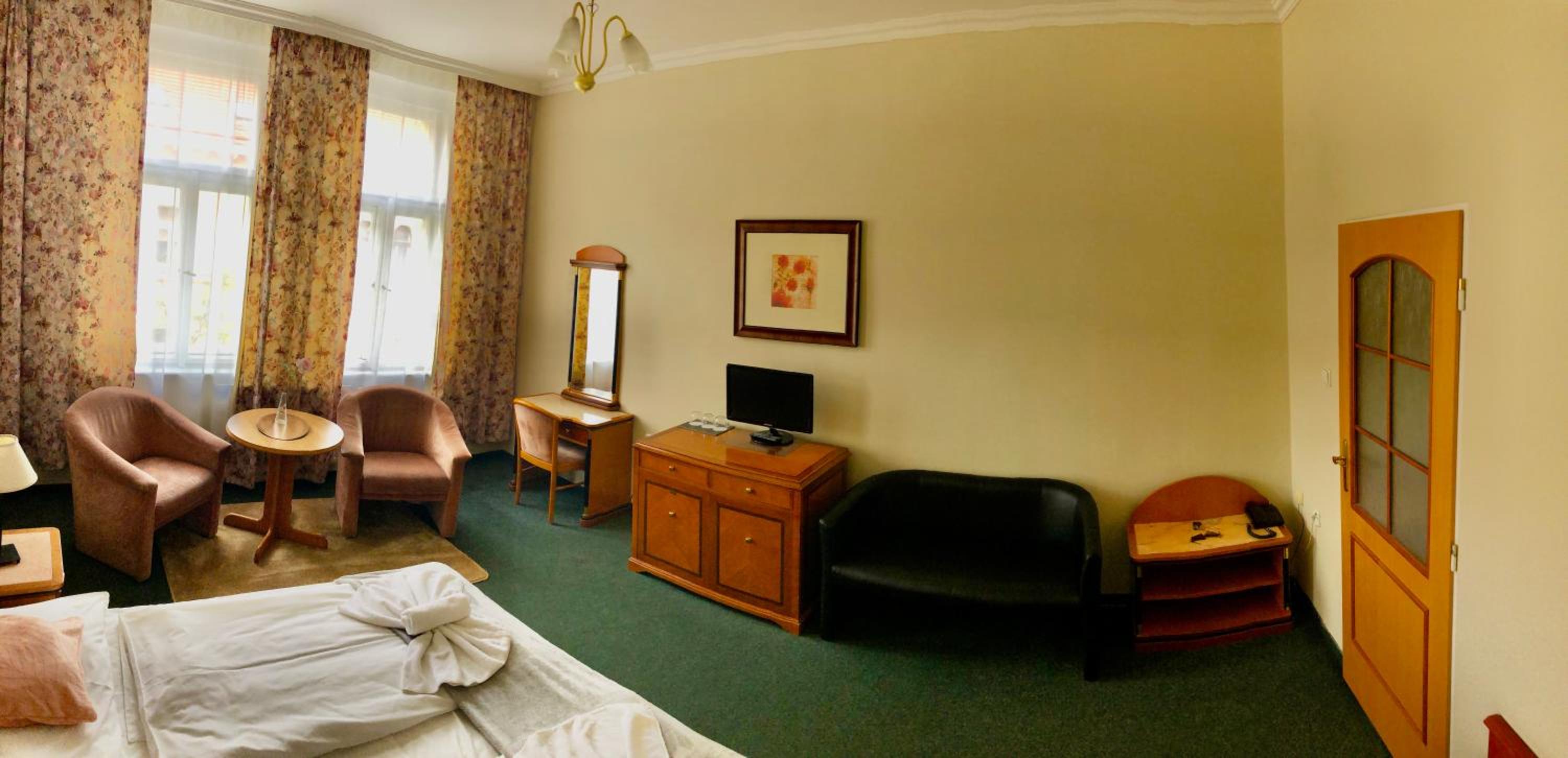 Basic Triple Room