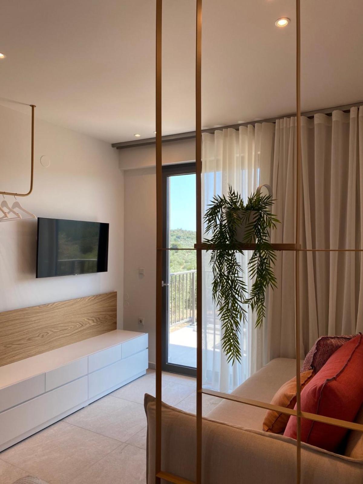 Deluxe Triple Room photo 3
