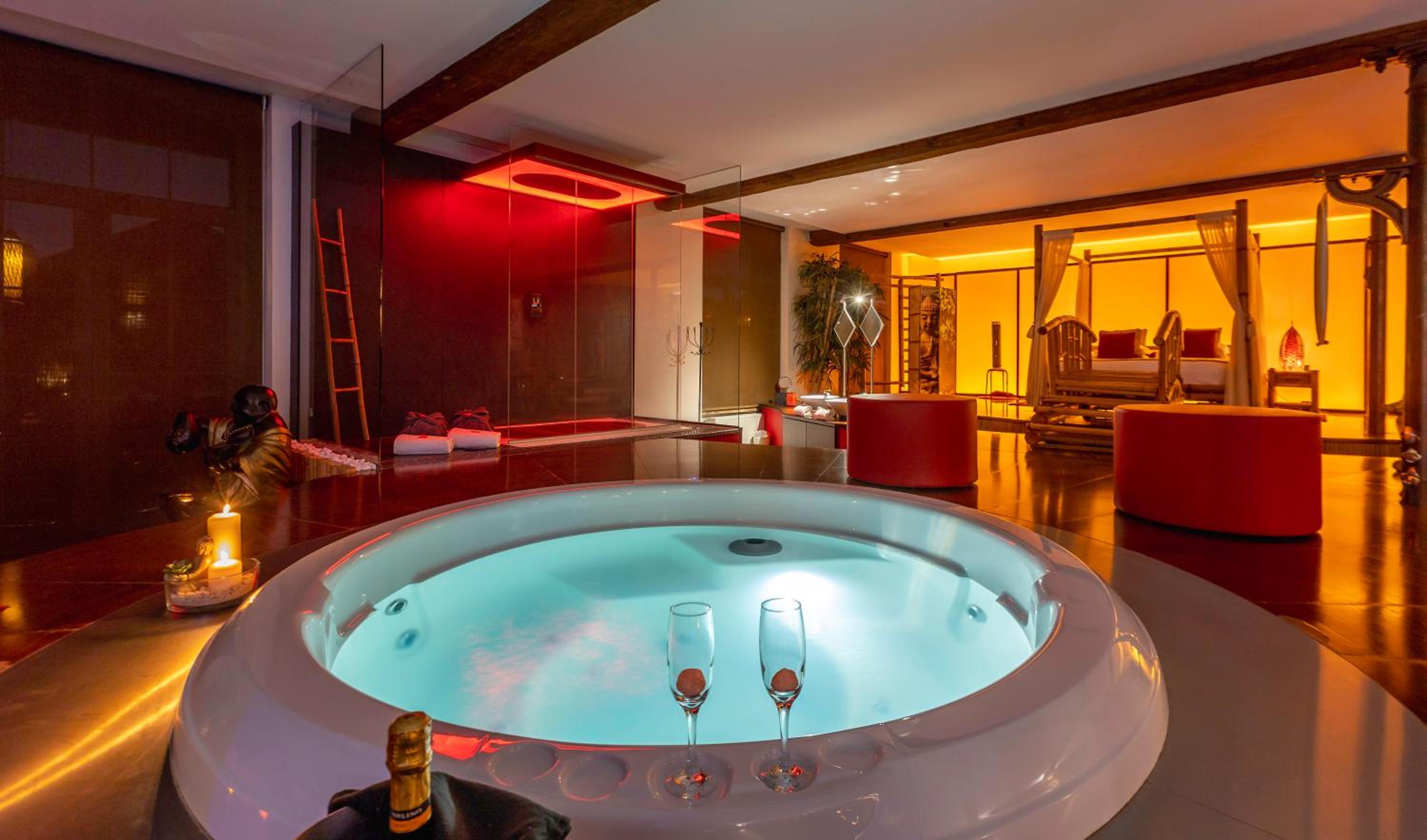 Suite - Photo 15