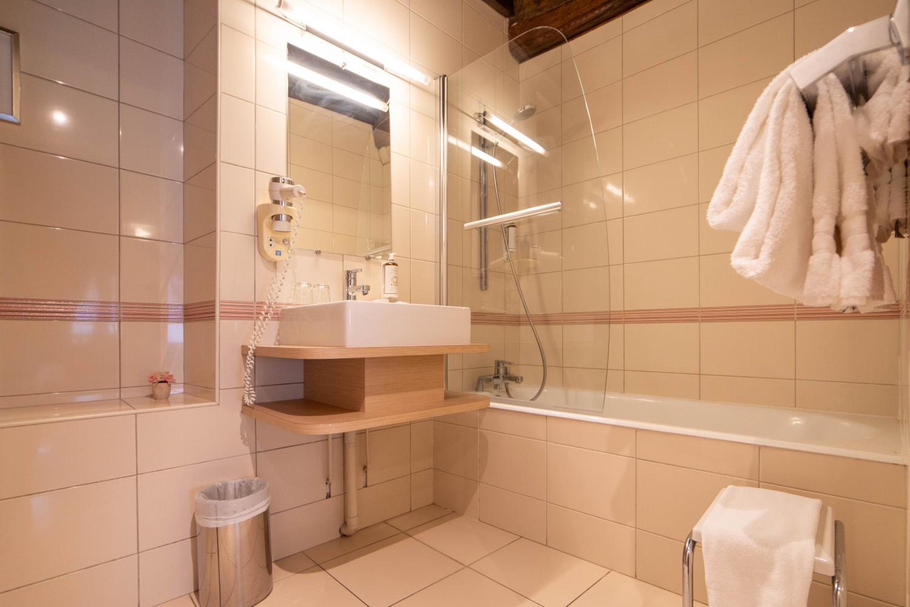 Classic Small Double Room - Photo 2