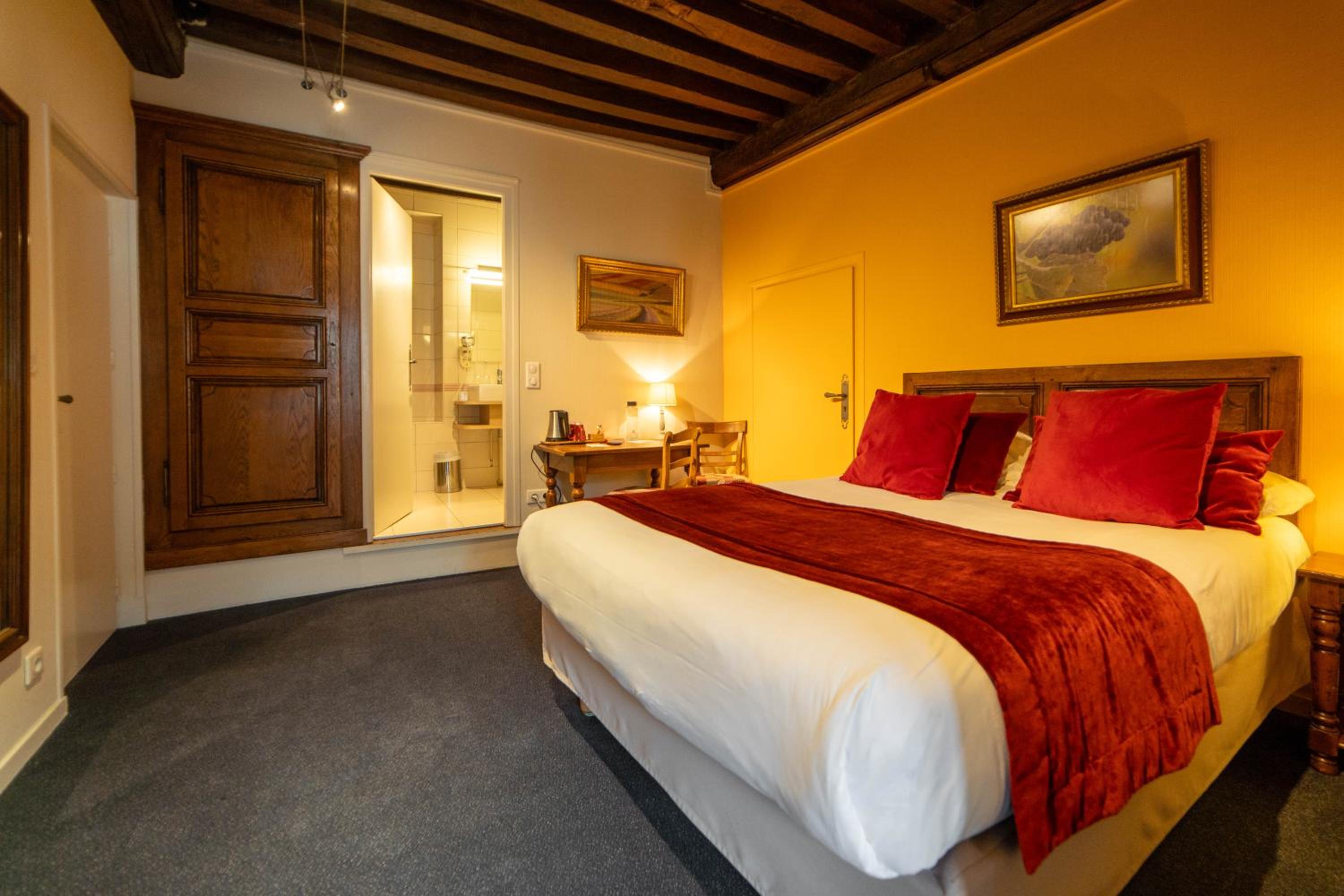 Classic Small Double Room - Photo 1