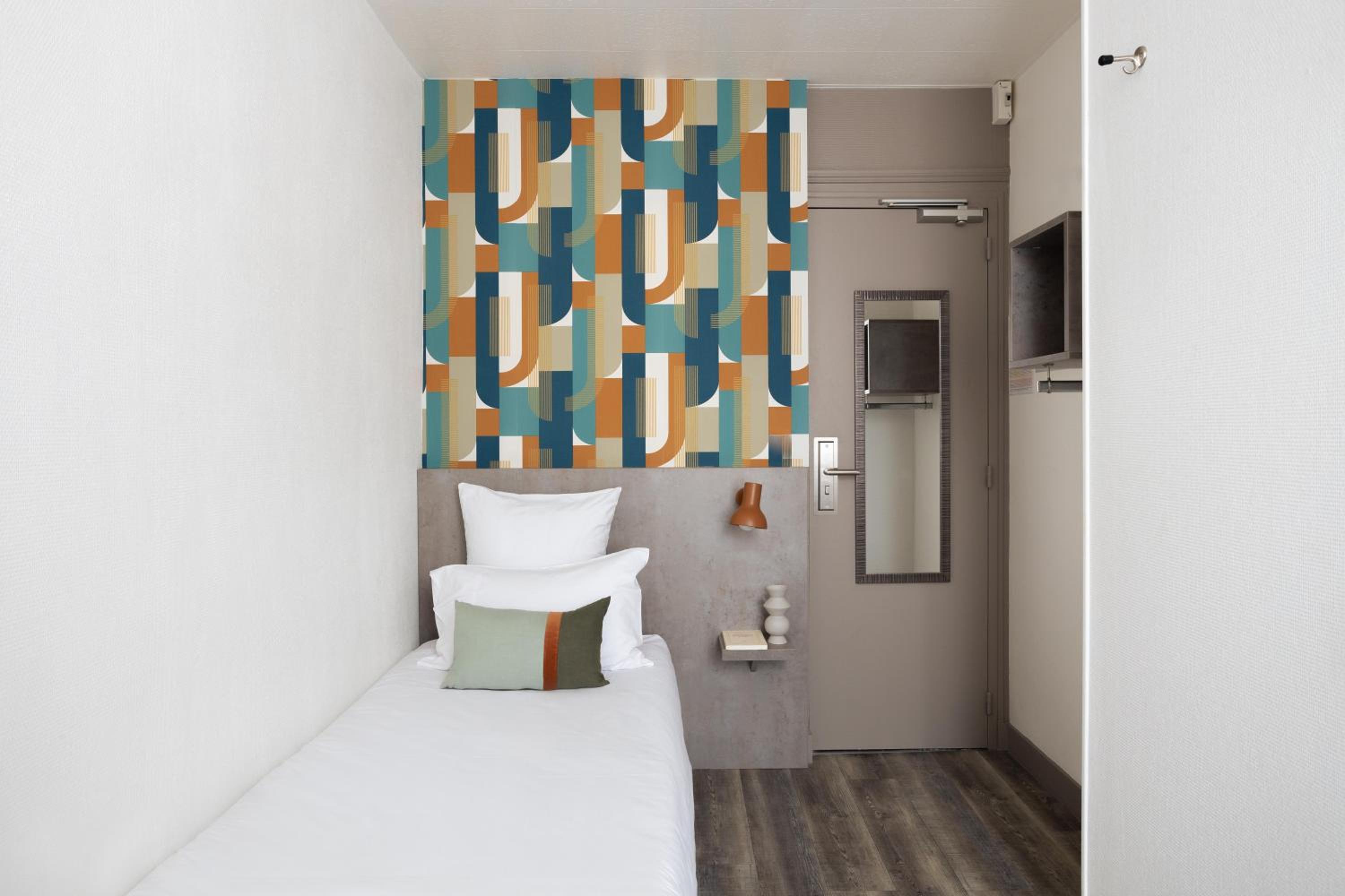 Compact Single Room photo 1