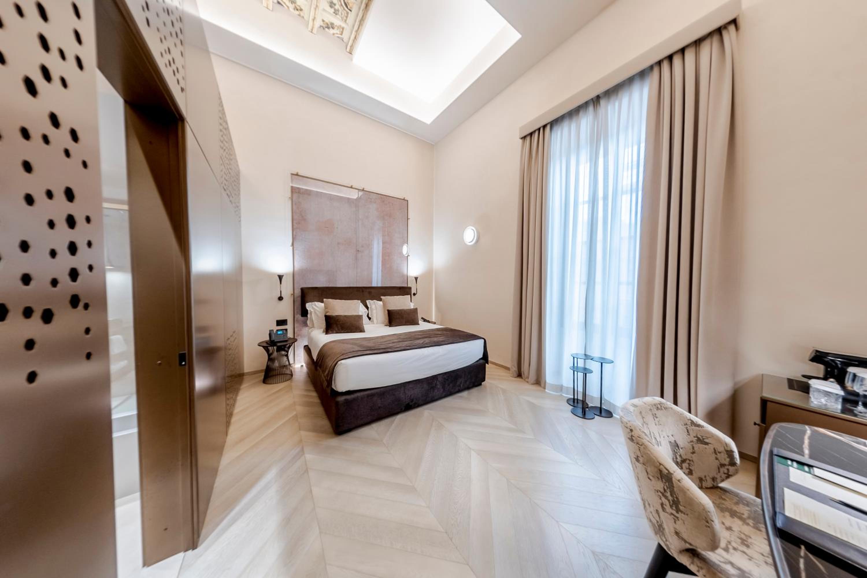 Large Double Room photo 3