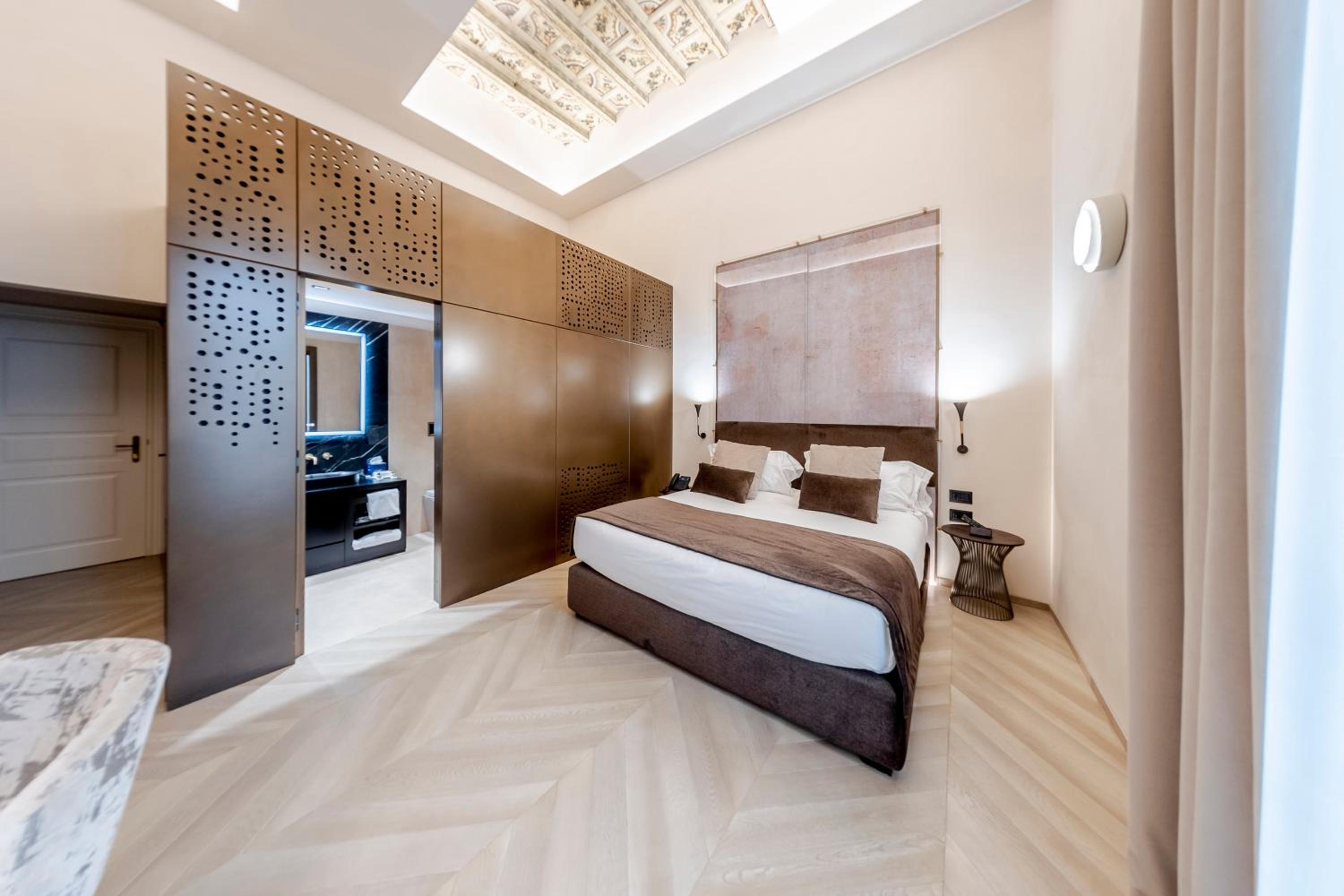 Large Double Room photo 3