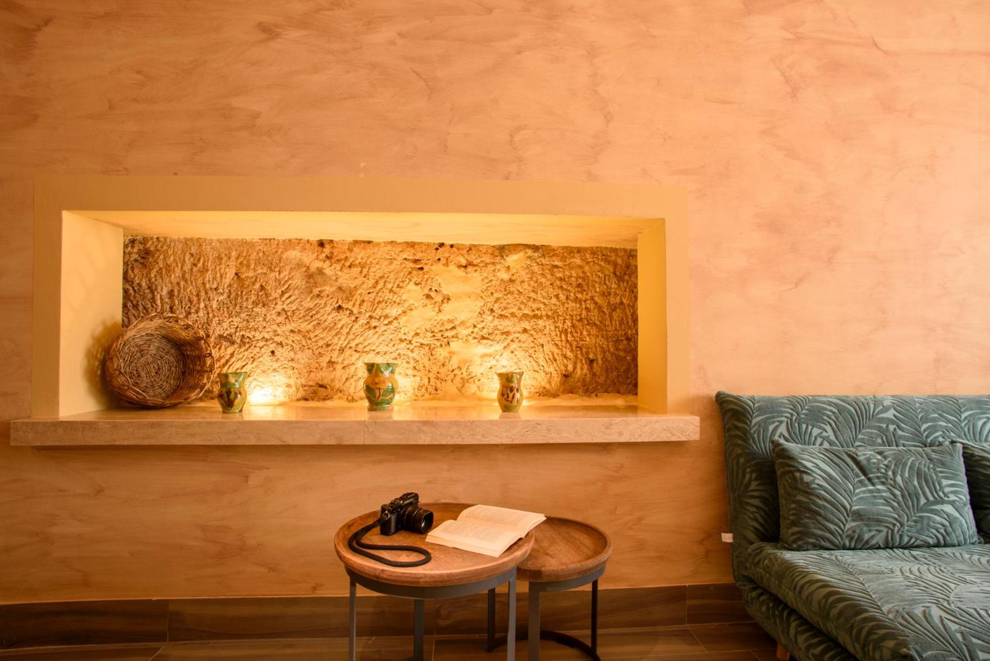 Superior Family Room - Photo 7
