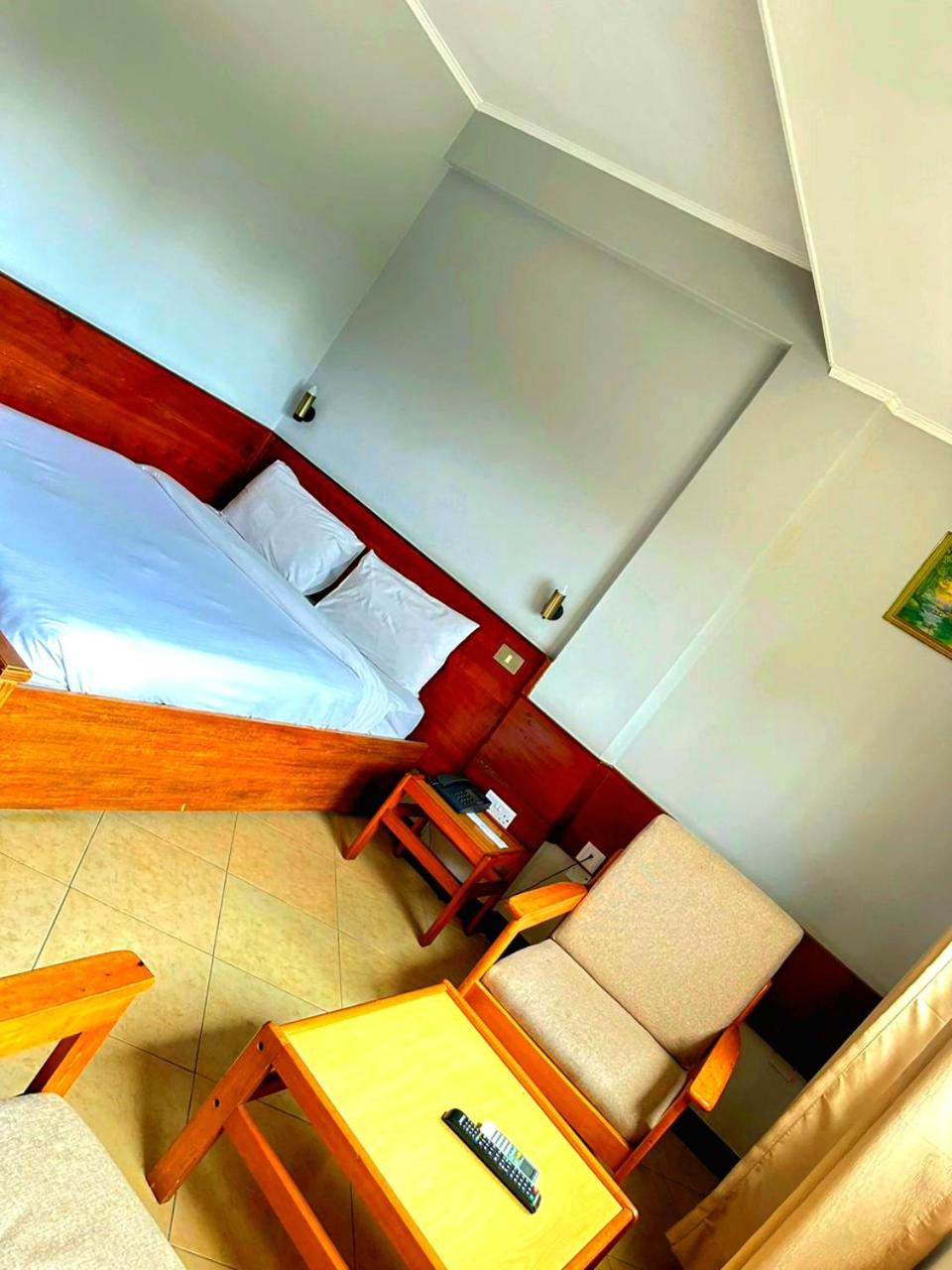 Twin Bed Room