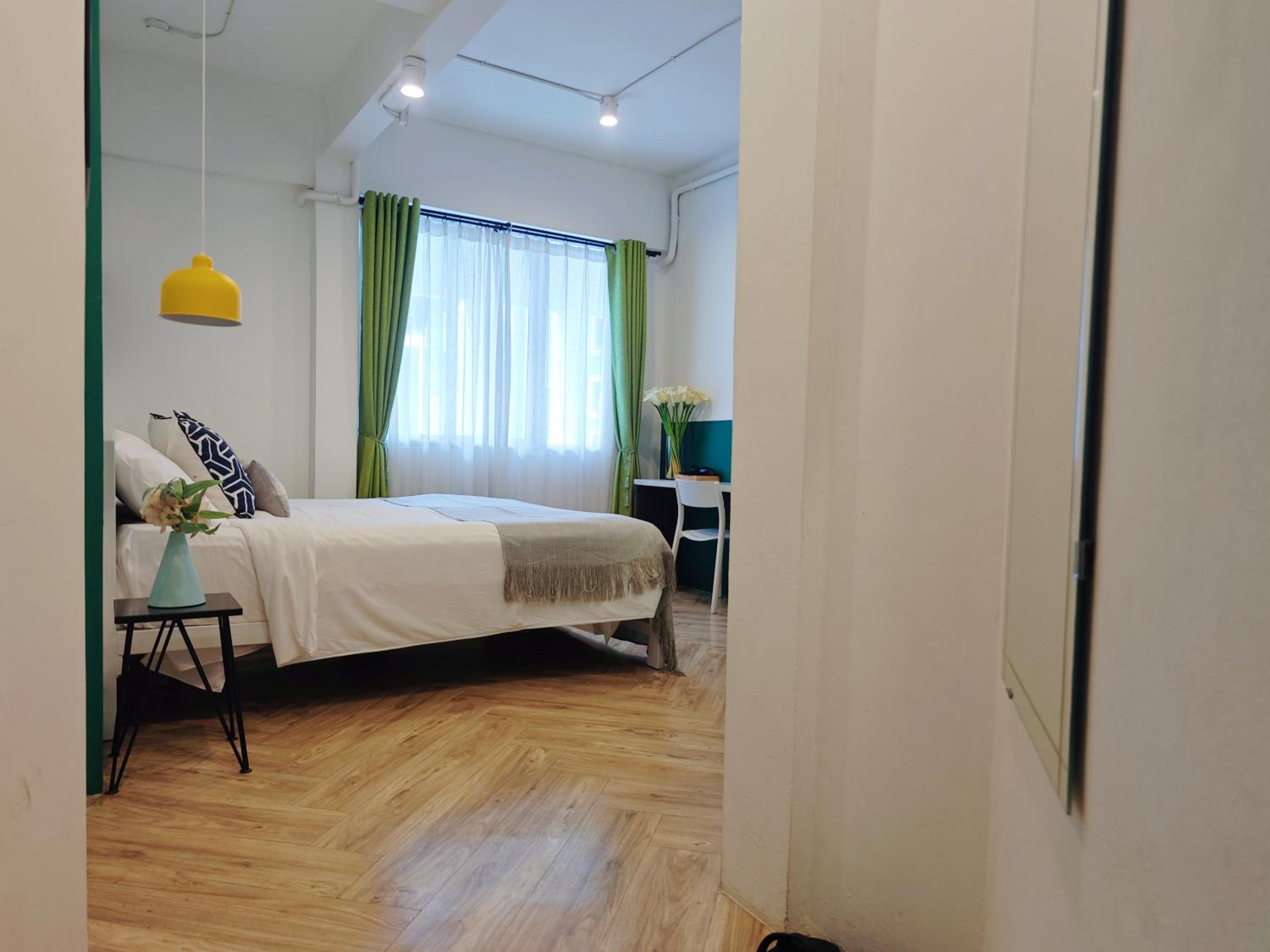 Standard King Room photo 2