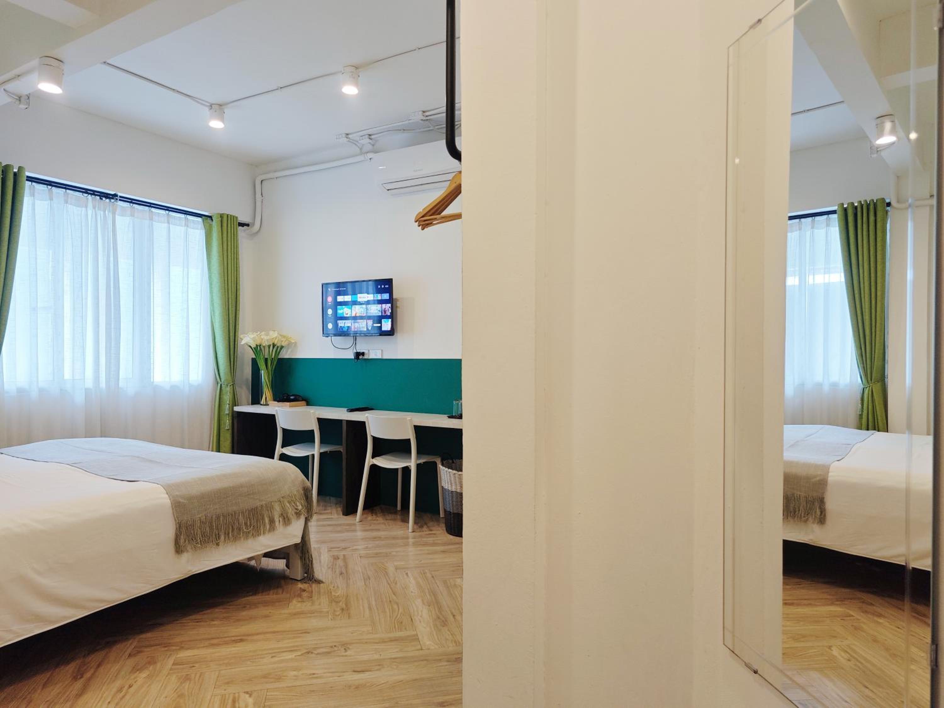 Standard King Room