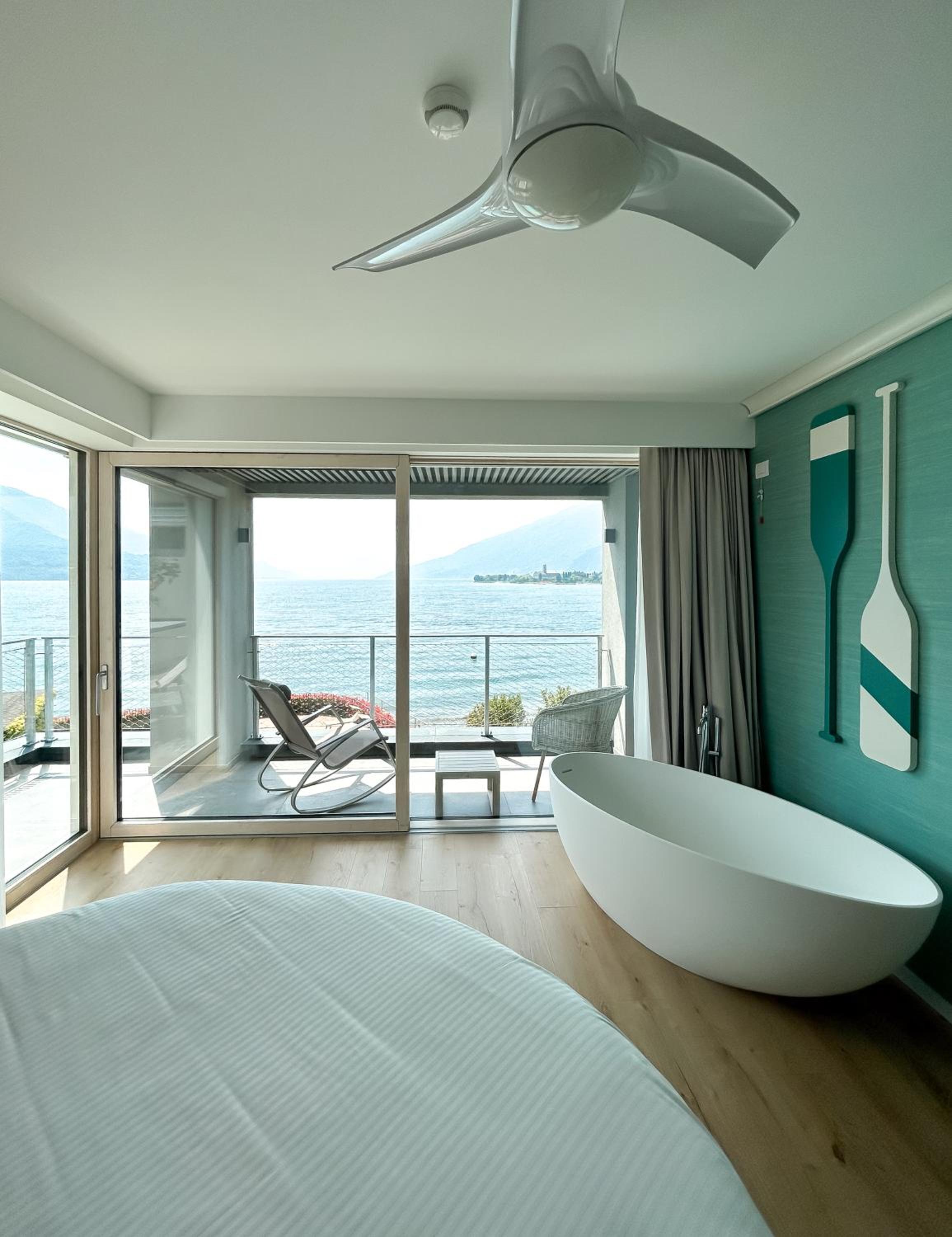 Deluxe Double Room with Bath - Photo 1
