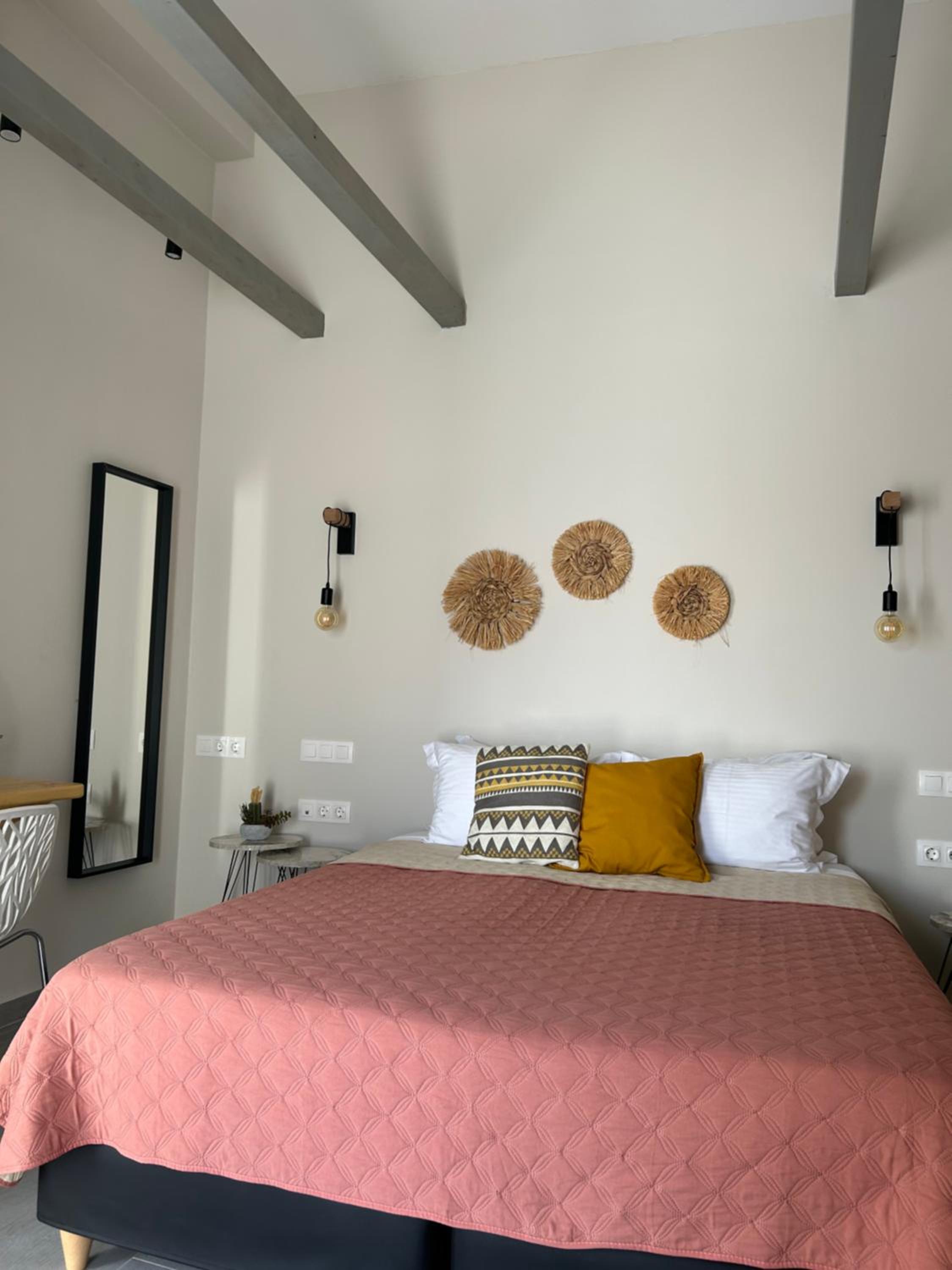 Small Double Room - Photo 1