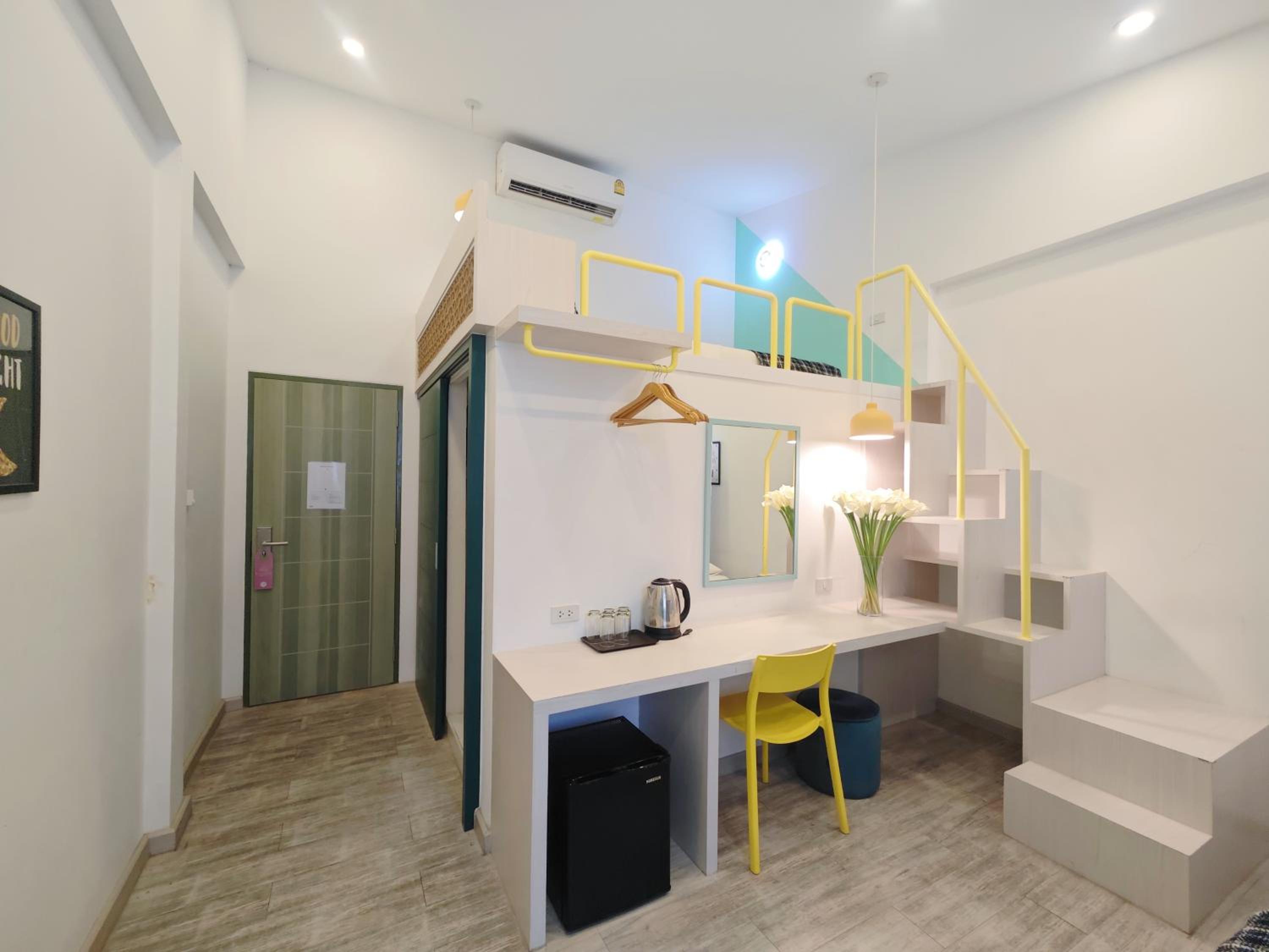 Family Room - Photo 10