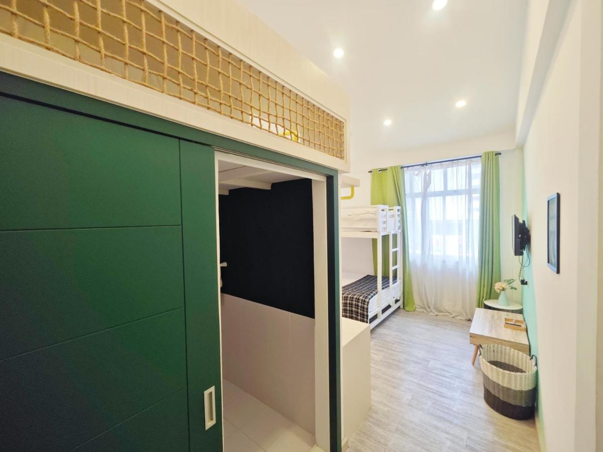 Family Room - Photo 7