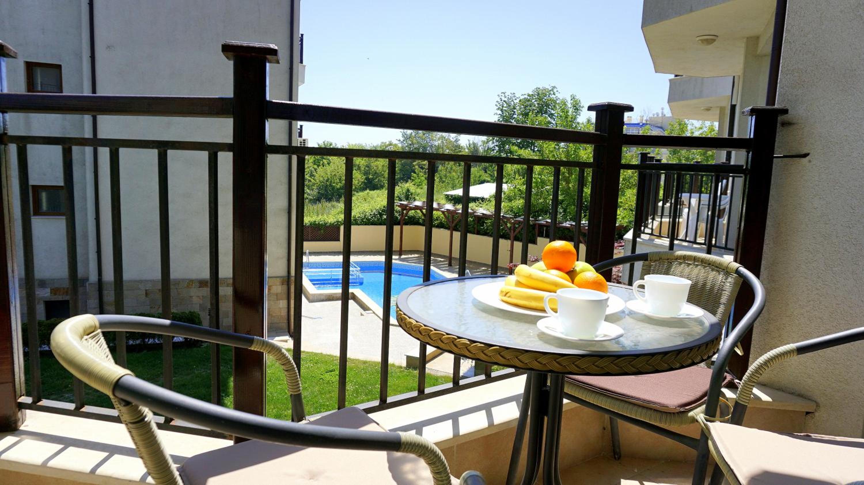 Apartment with Pool View photo 3