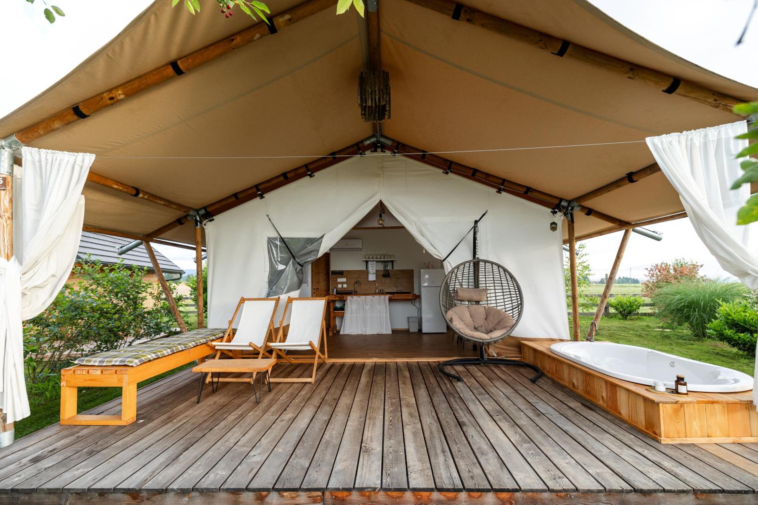 Deluxe Glamping Tent with ensuite Bathroom & Outdoor Tub photo 1