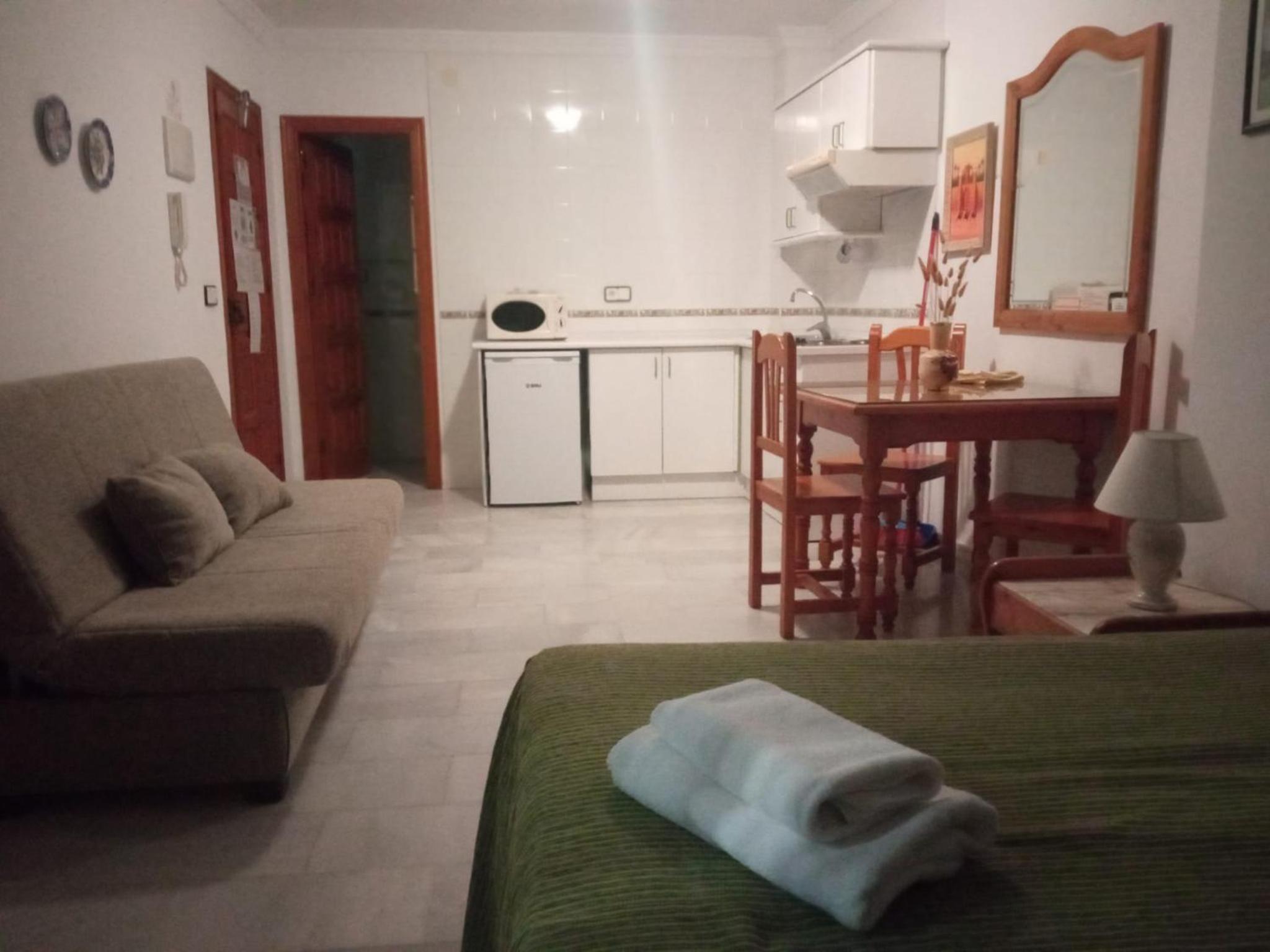 Estudio con sofá cama