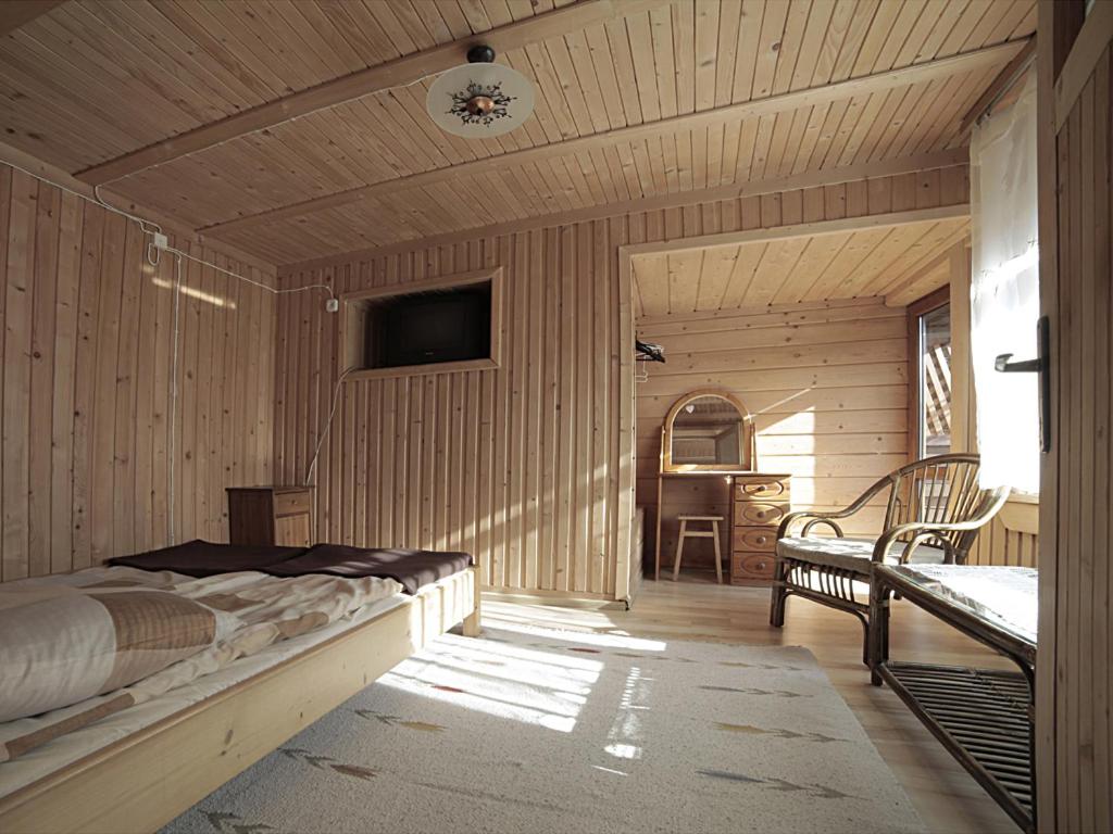 Family Room with Balcony photo 3