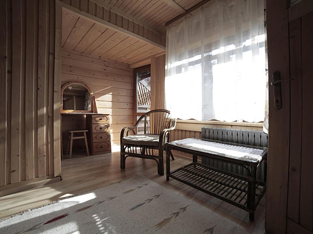 Family Room with Balcony photo 2