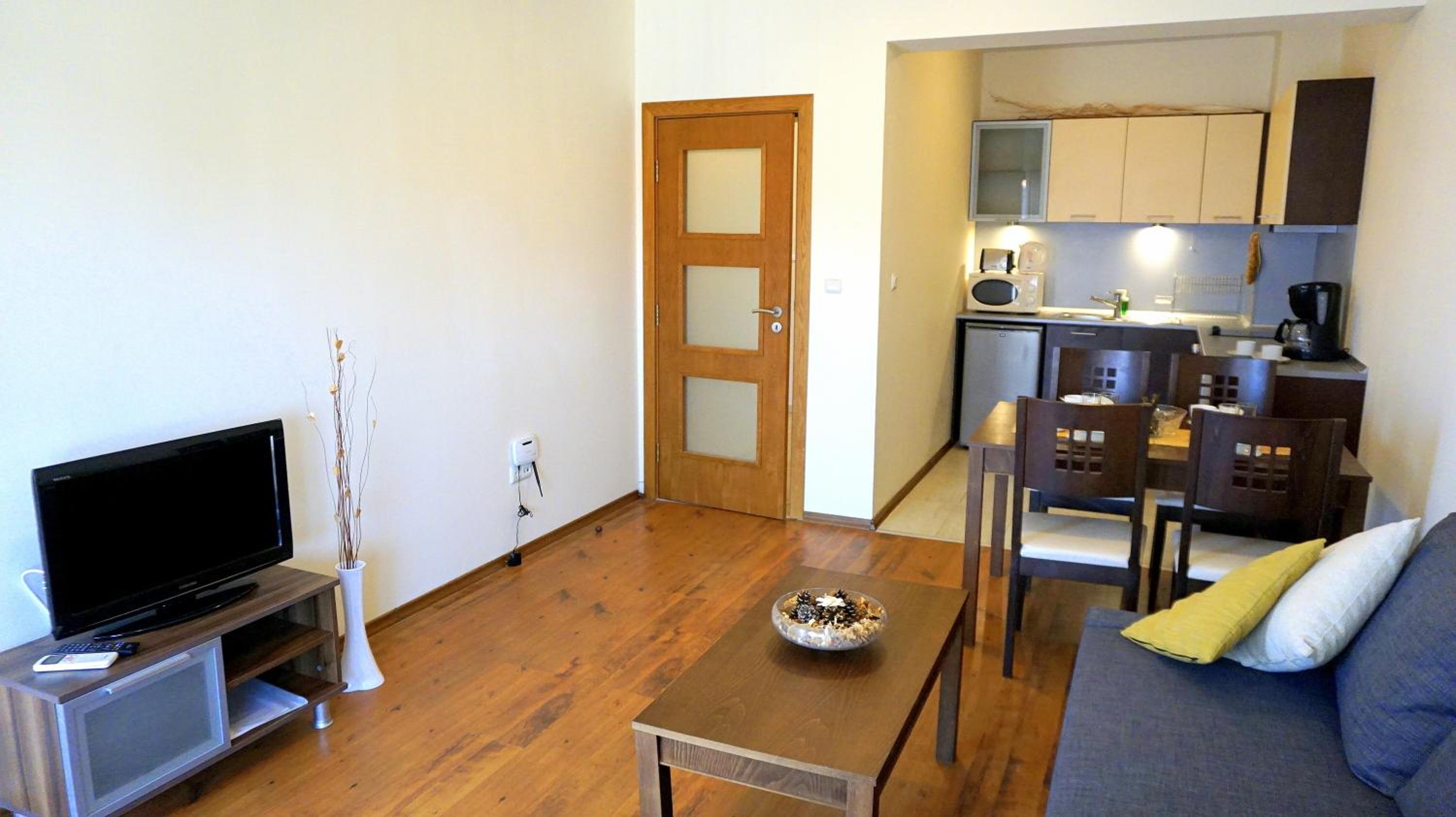 One-Bedroom Apartment