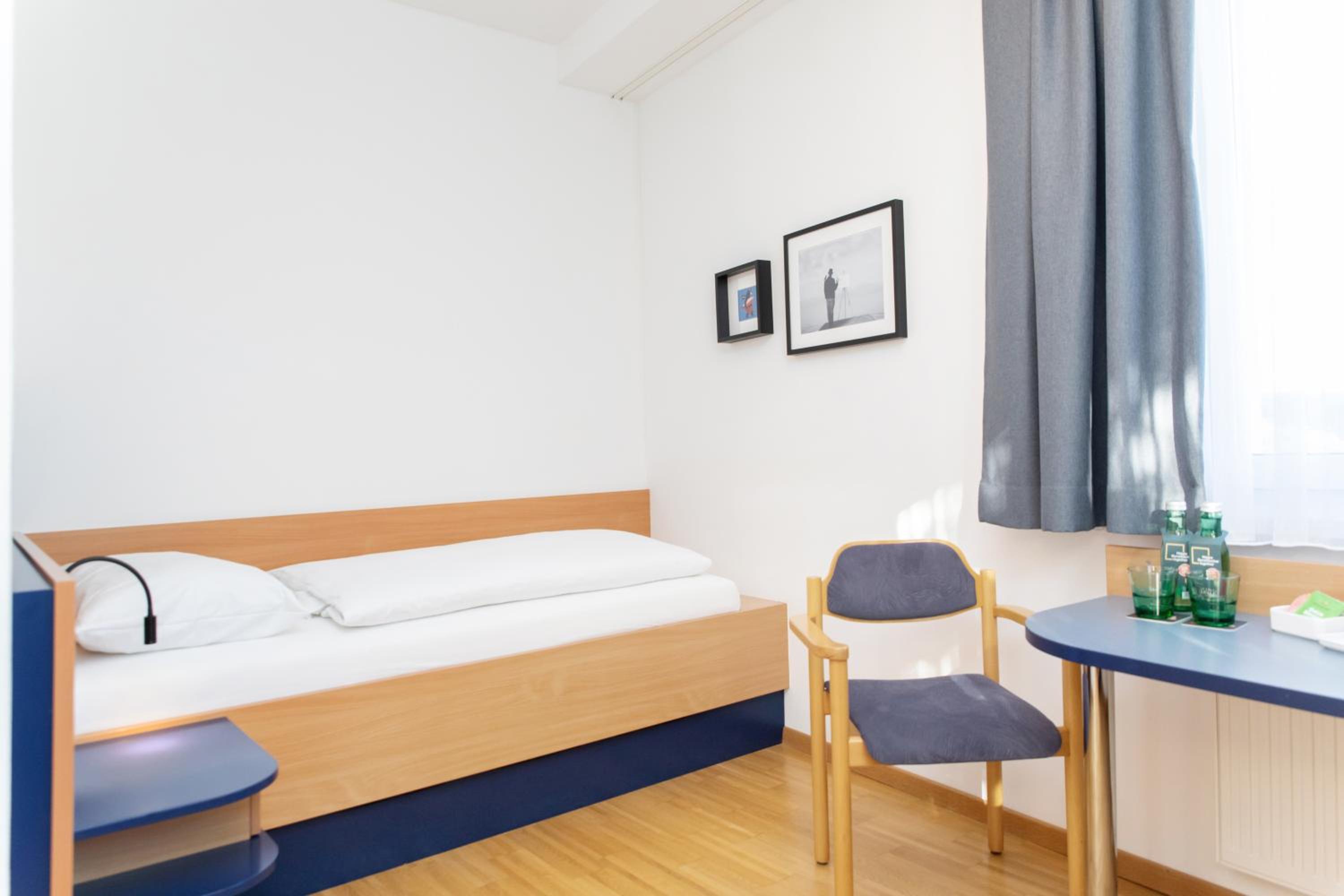 Single Room photo 3
