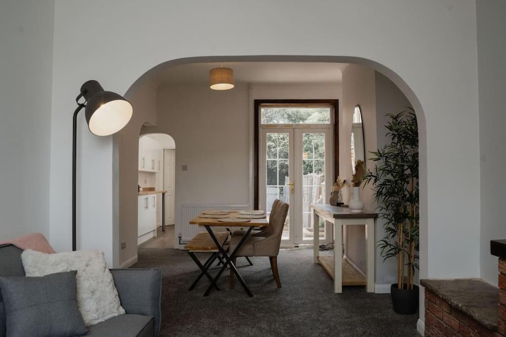 Three-Bedroom House photo 3