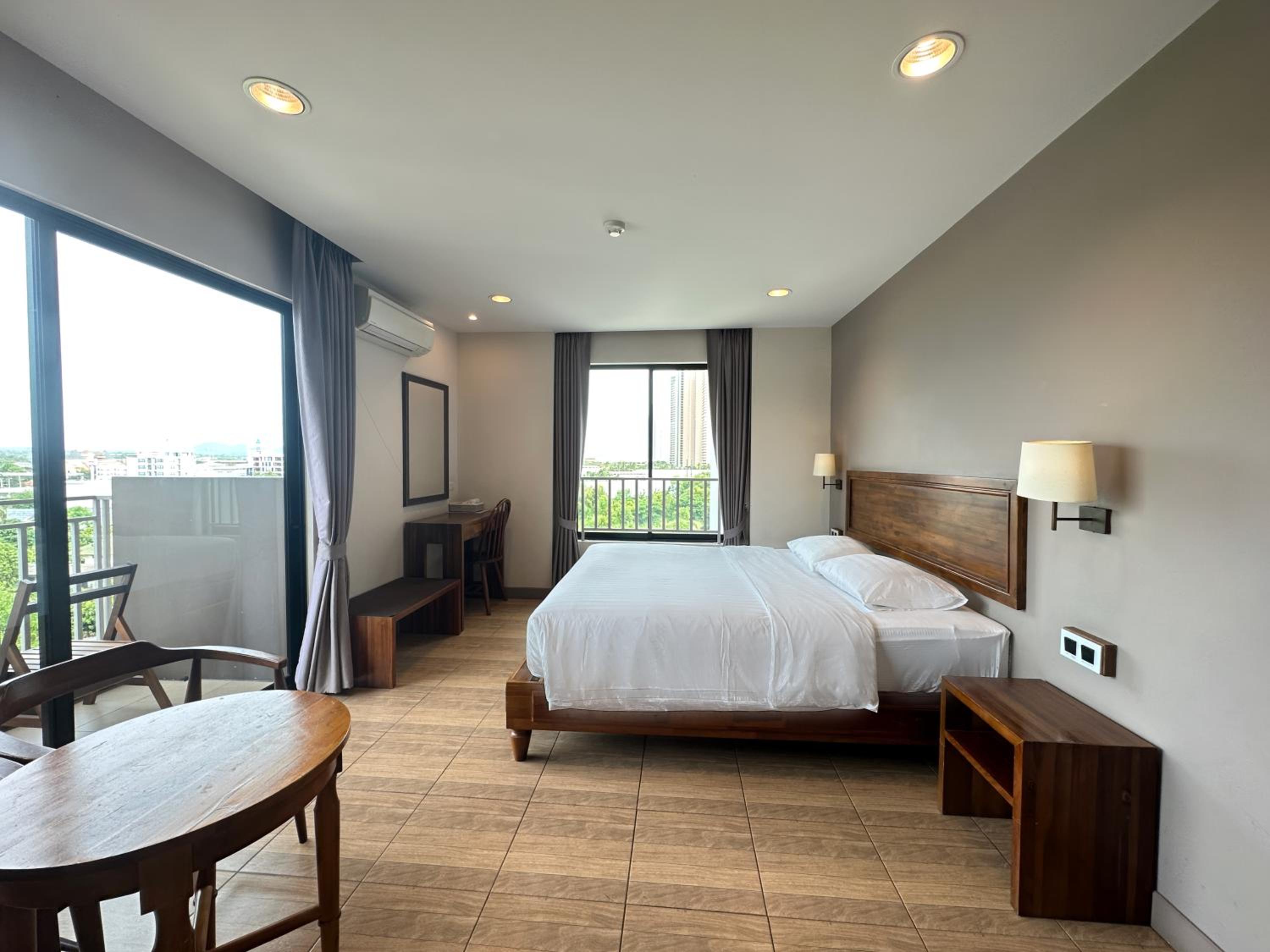 Deluxe Double Room with Balcony