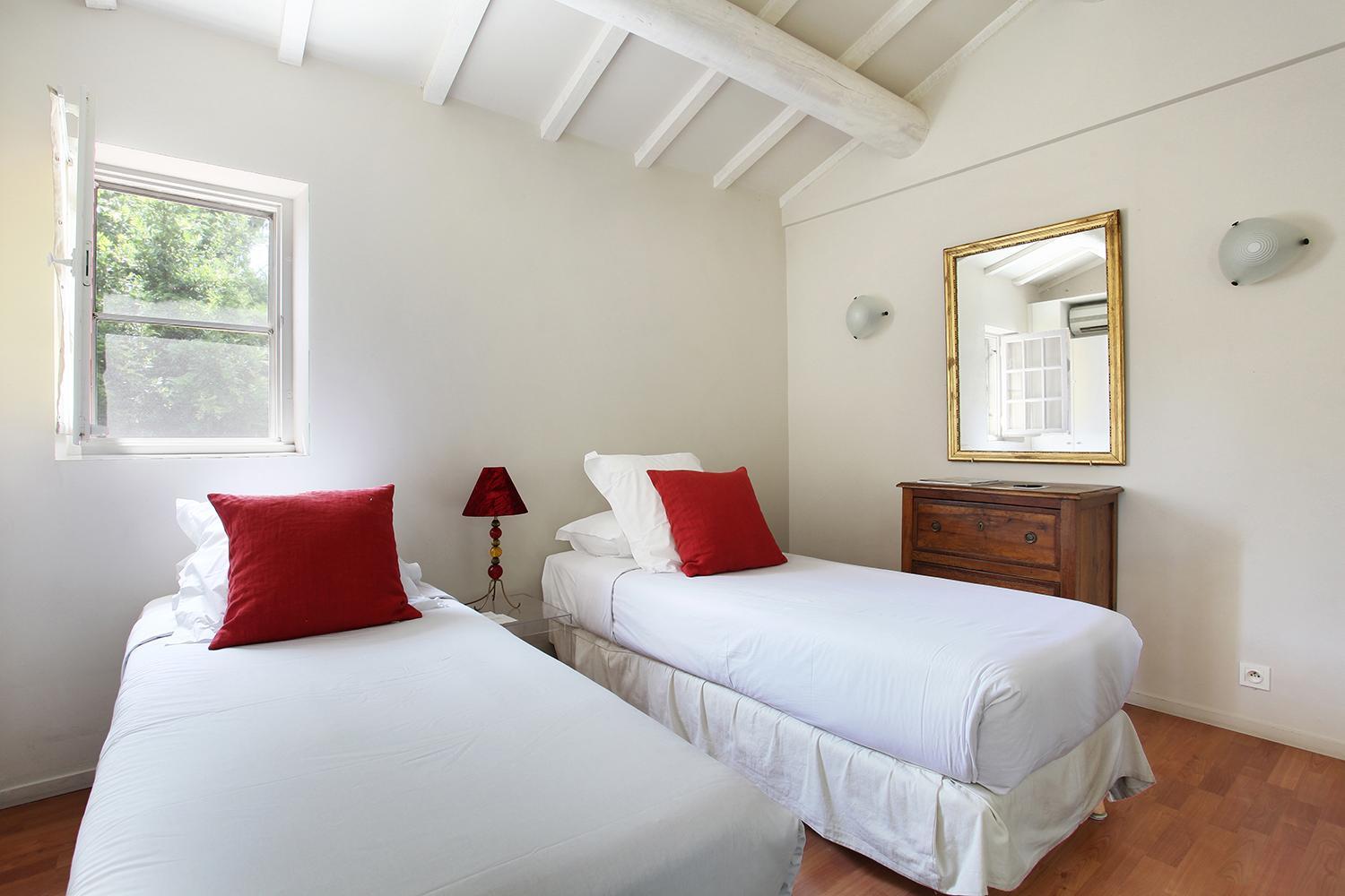 Chambre Familiale avec Terrasse Chambre Familiale avec Terrasse