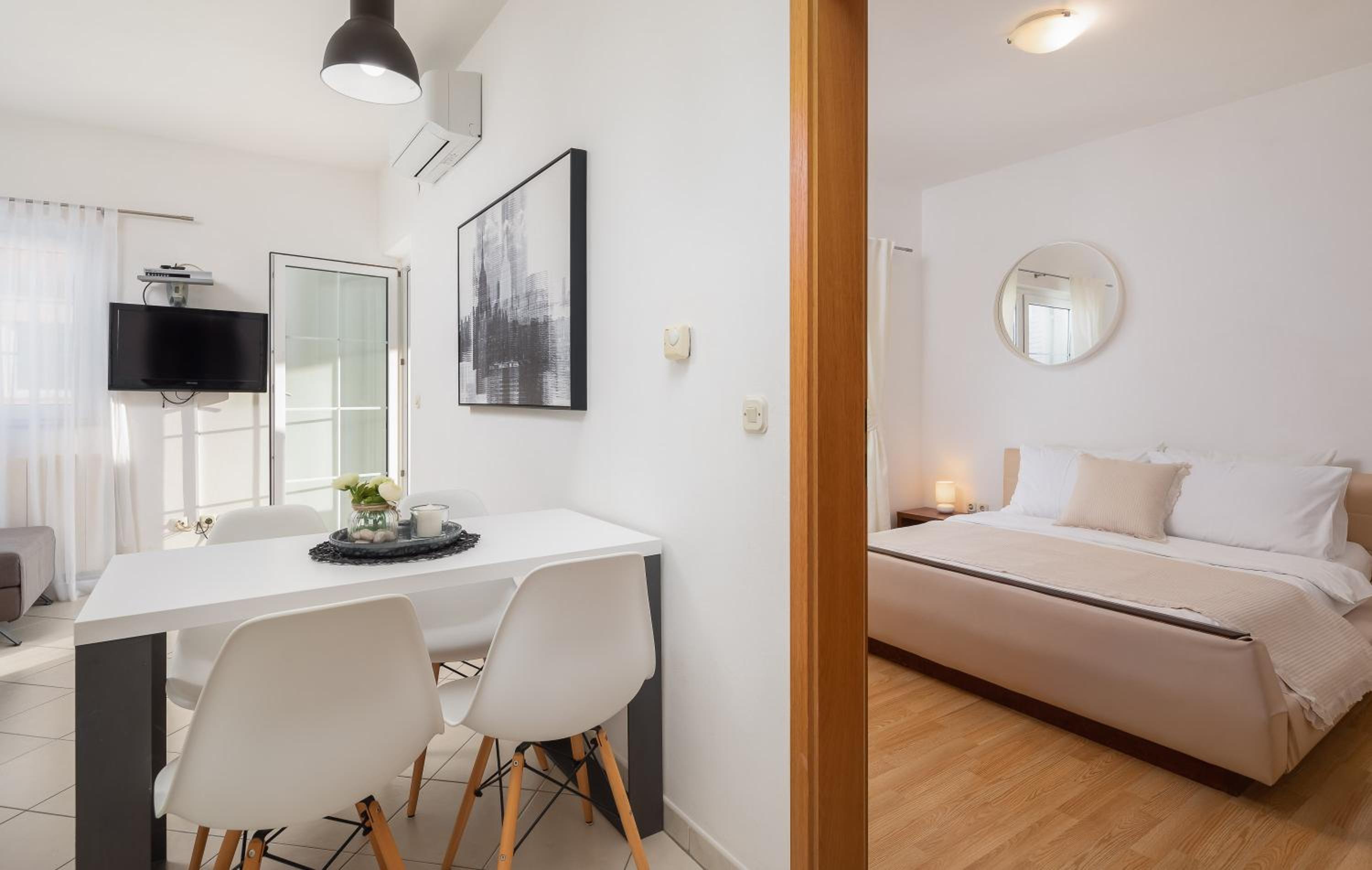 Superior One-Bedroom Apartment with Balcony photo 1