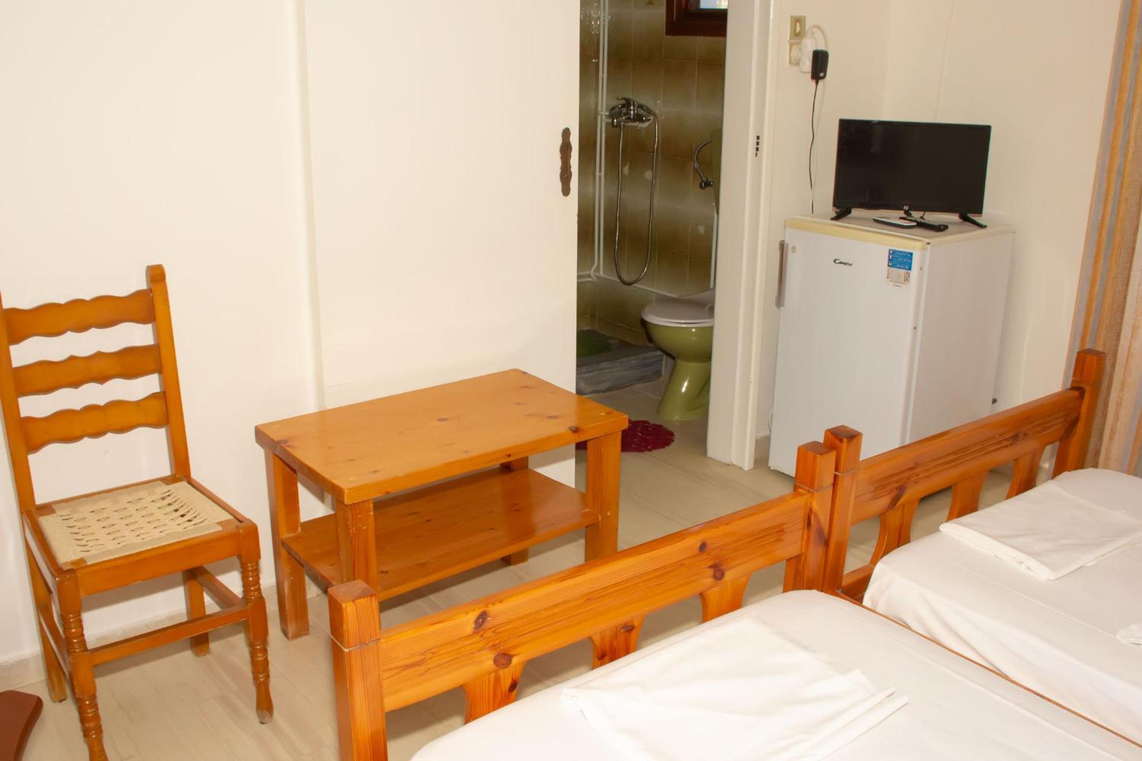 Studio (2 Adults)