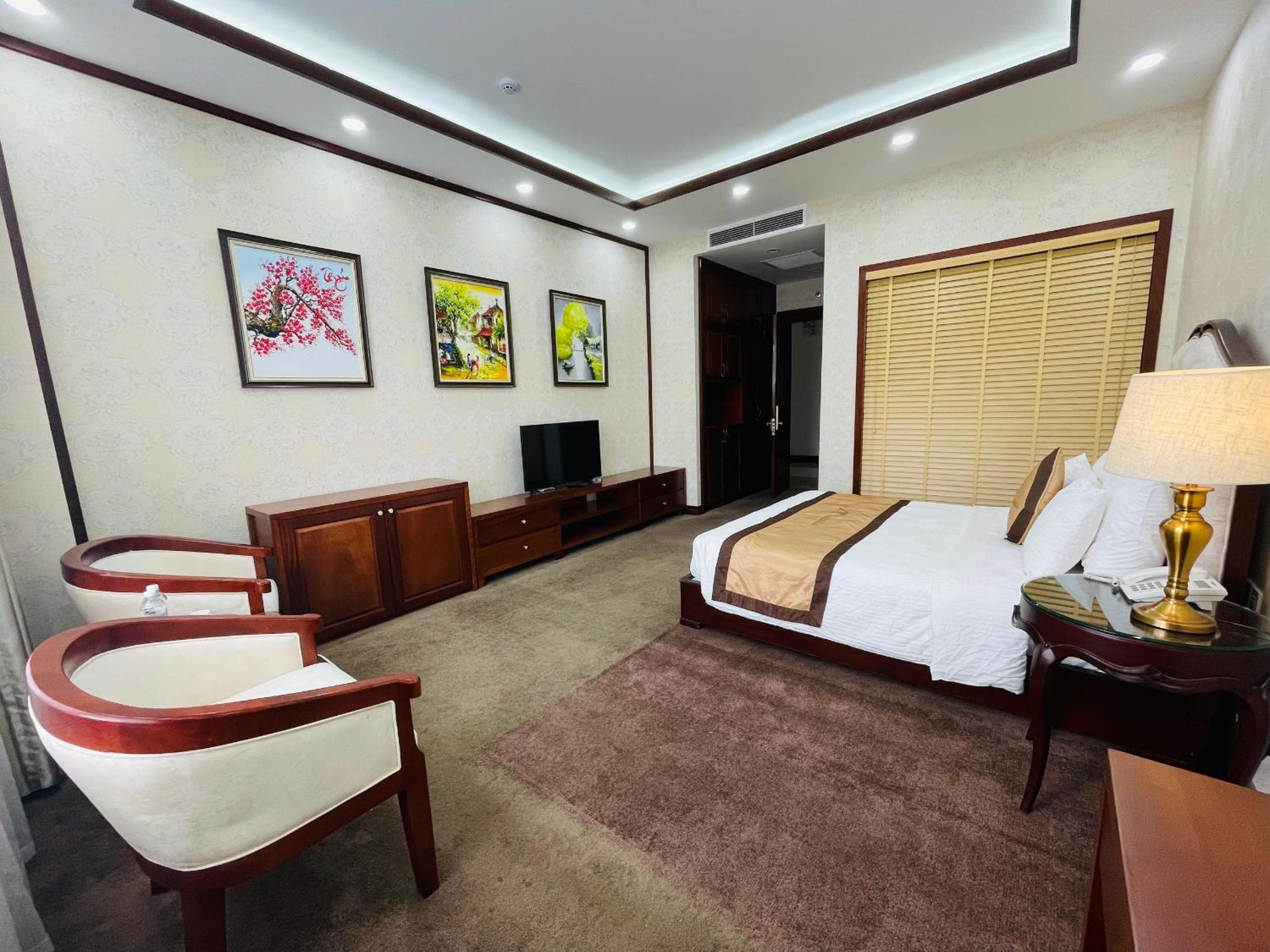 Standard King Room photo 2