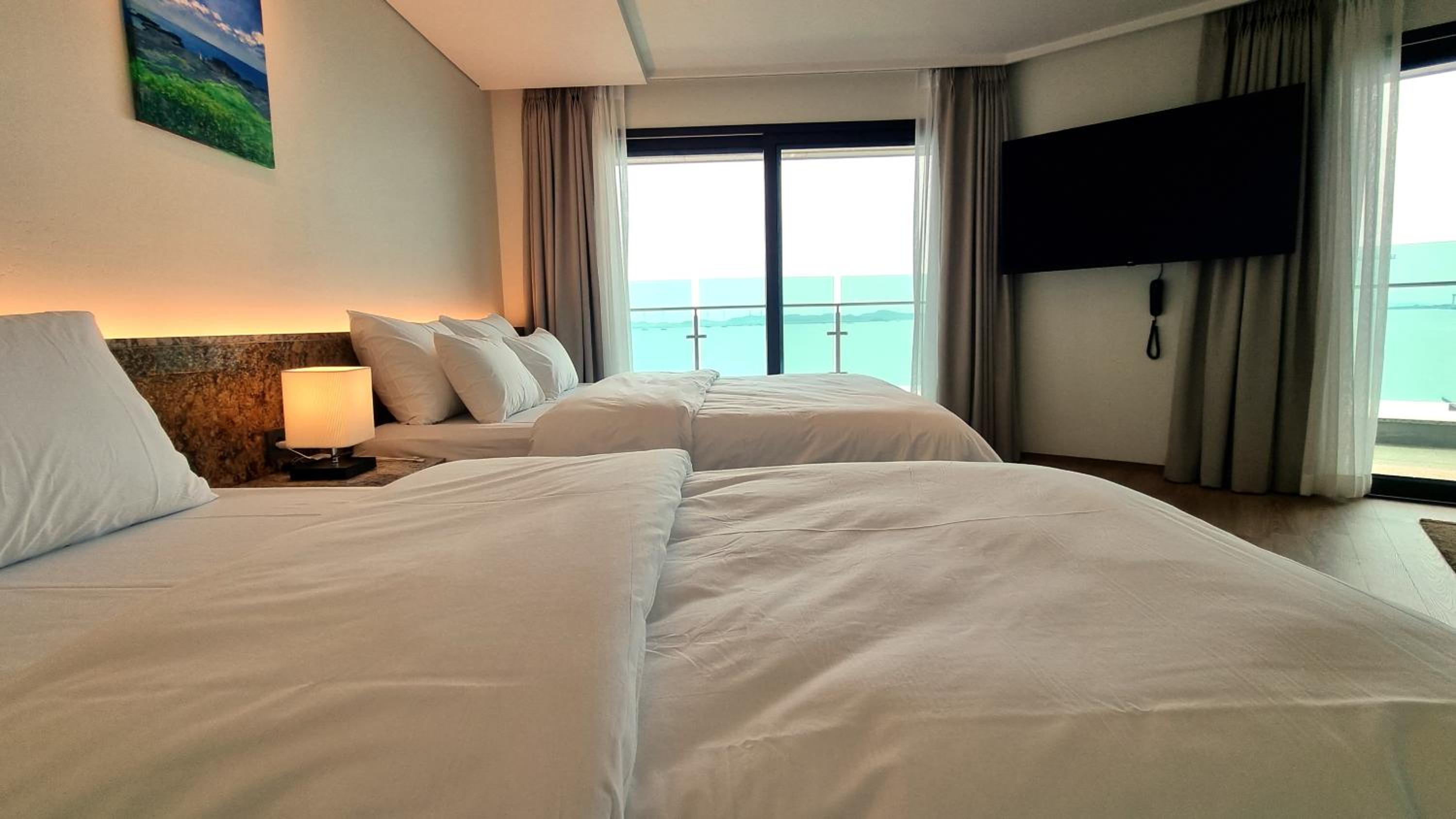 Triple Room with Sea View - Photo 5