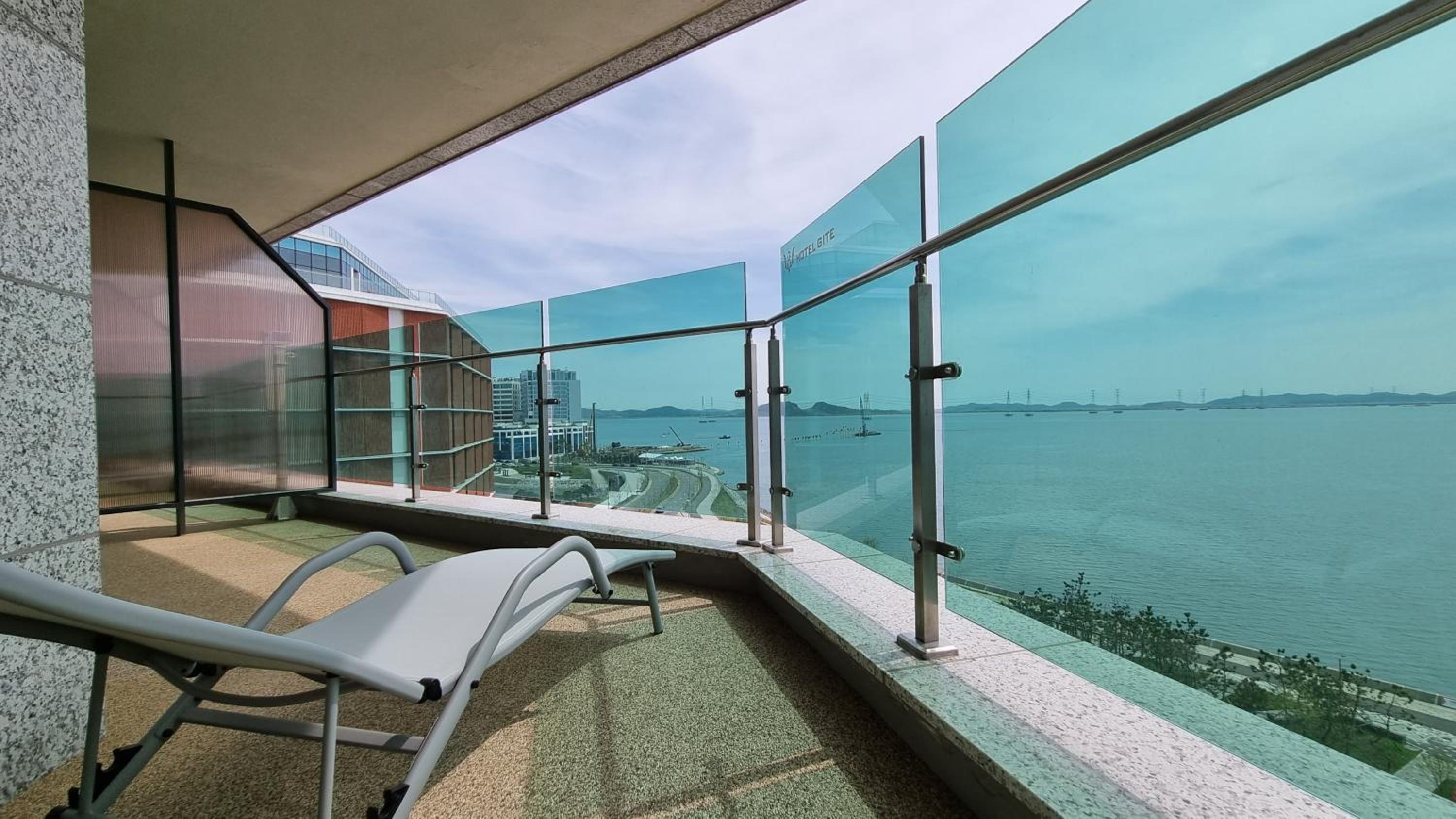 Triple Room with Sea View - Photo 2