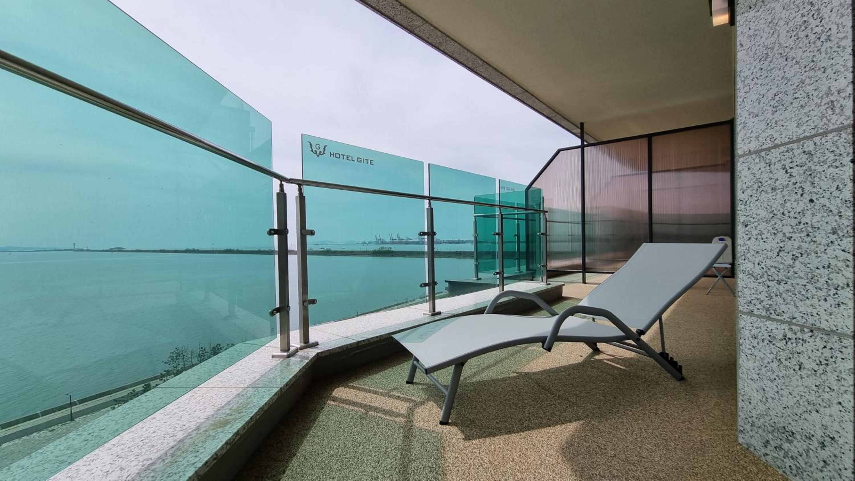 Triple Room with Sea View - Photo 3
