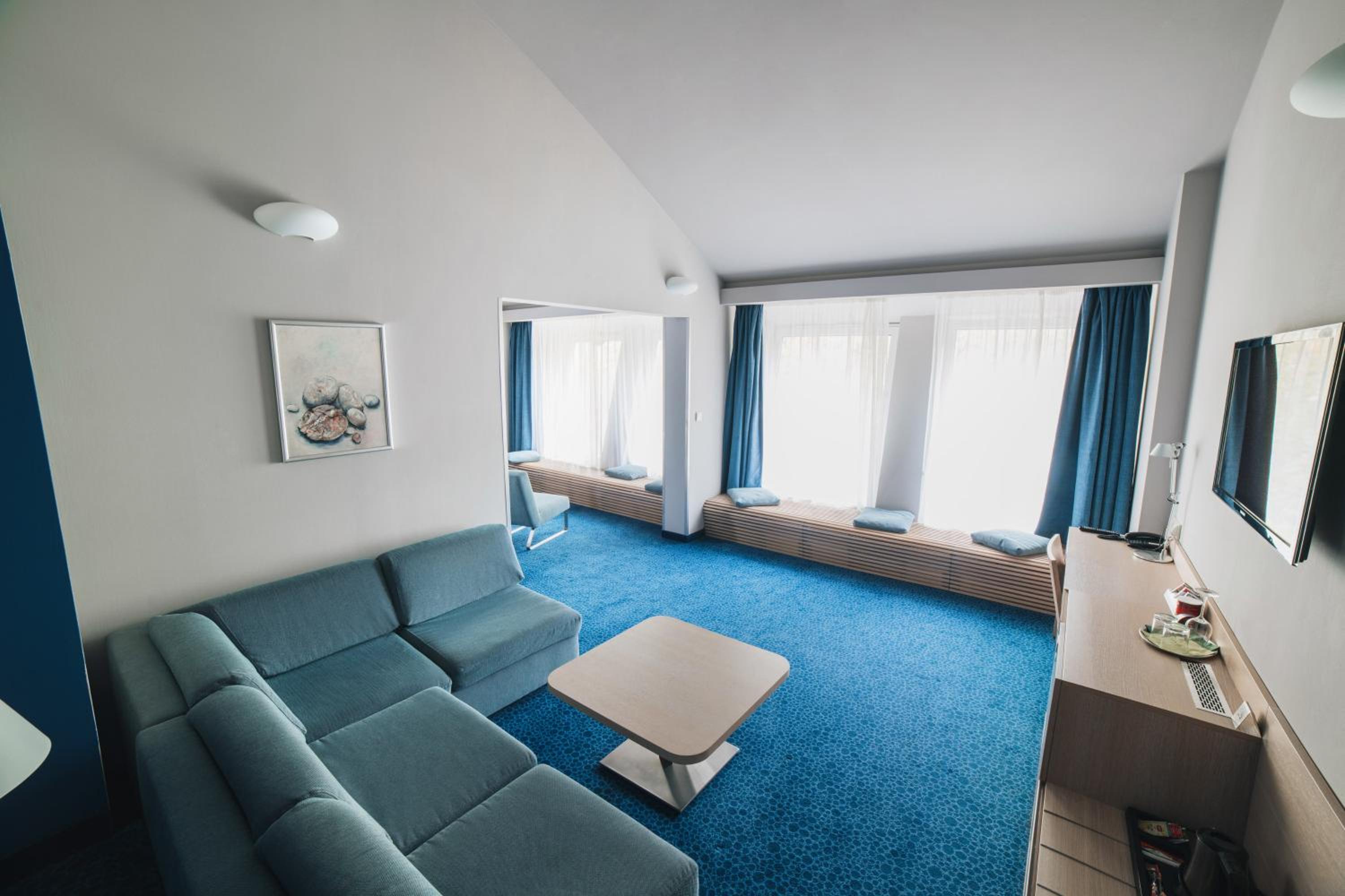 Deluxe Suite - Photo 2