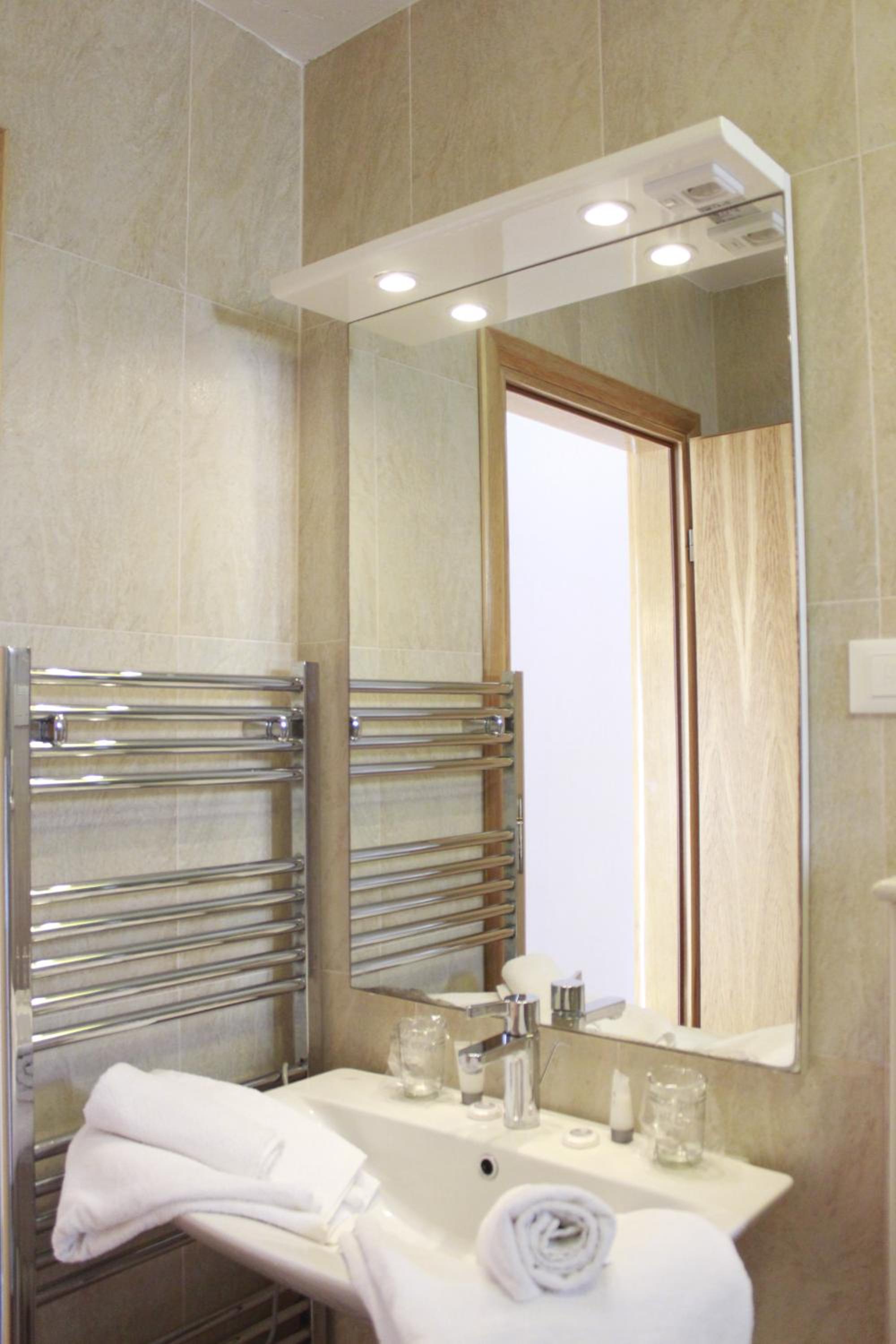 Twin Room with Sea View - Photo 8