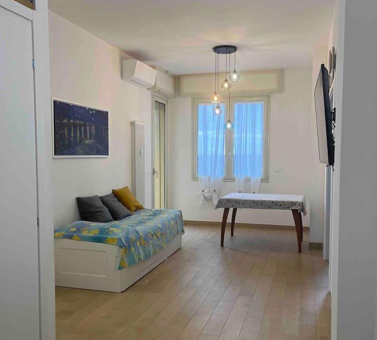 One-Bedroom Apartment photo 3