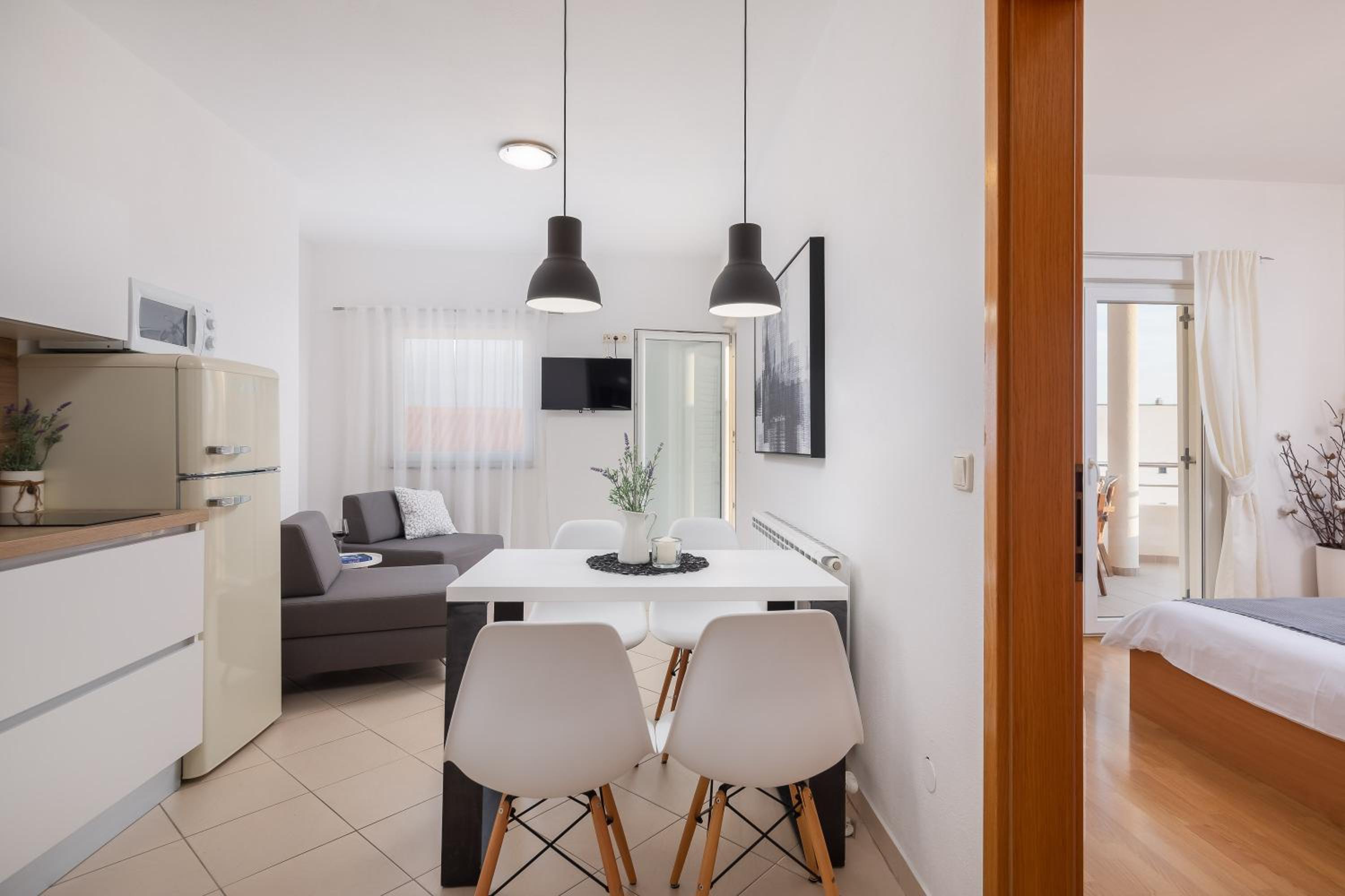 One-Bedroom Apartment with Balcony - Photo 47