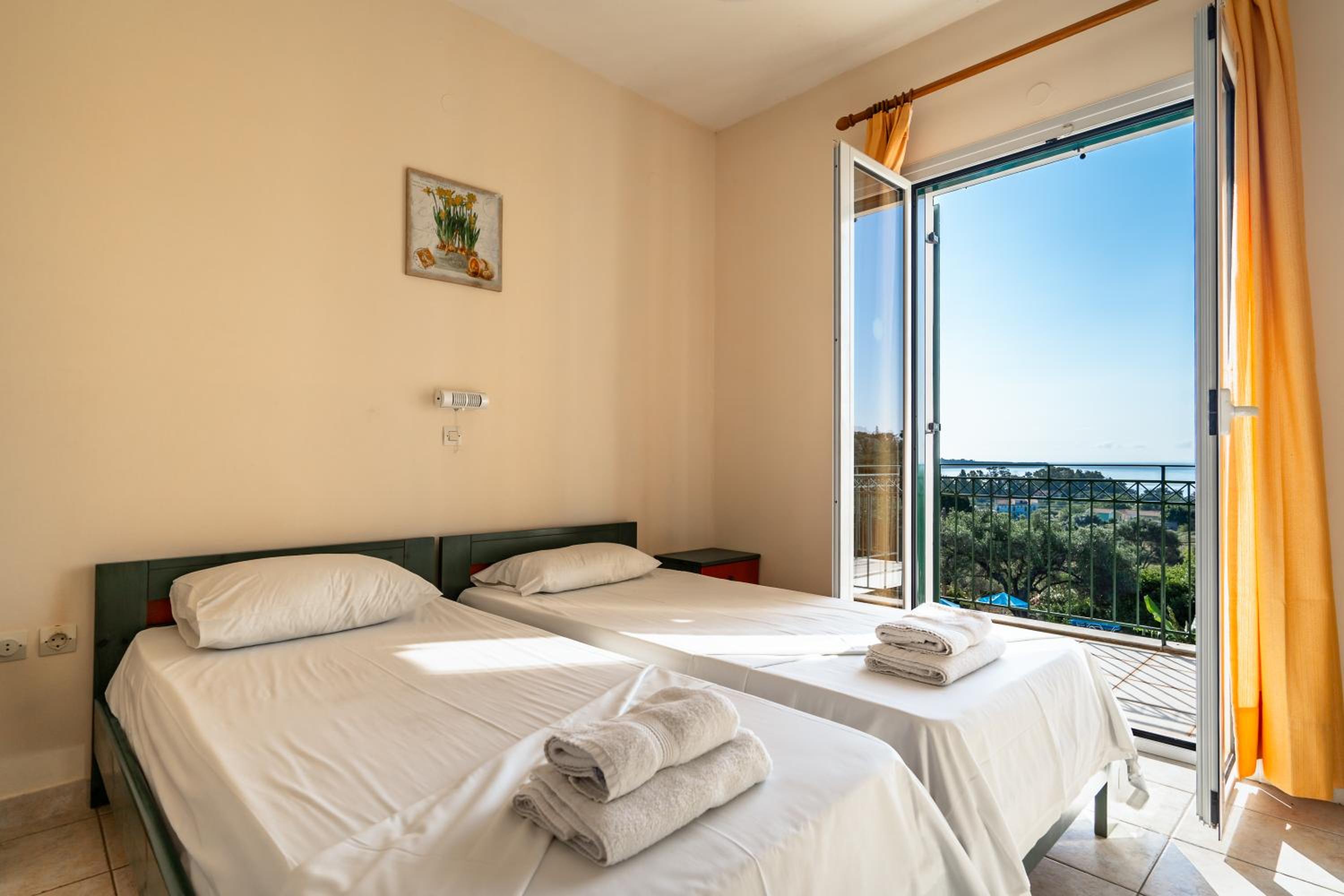 Superior One-Bedroom Apartment with Balcony