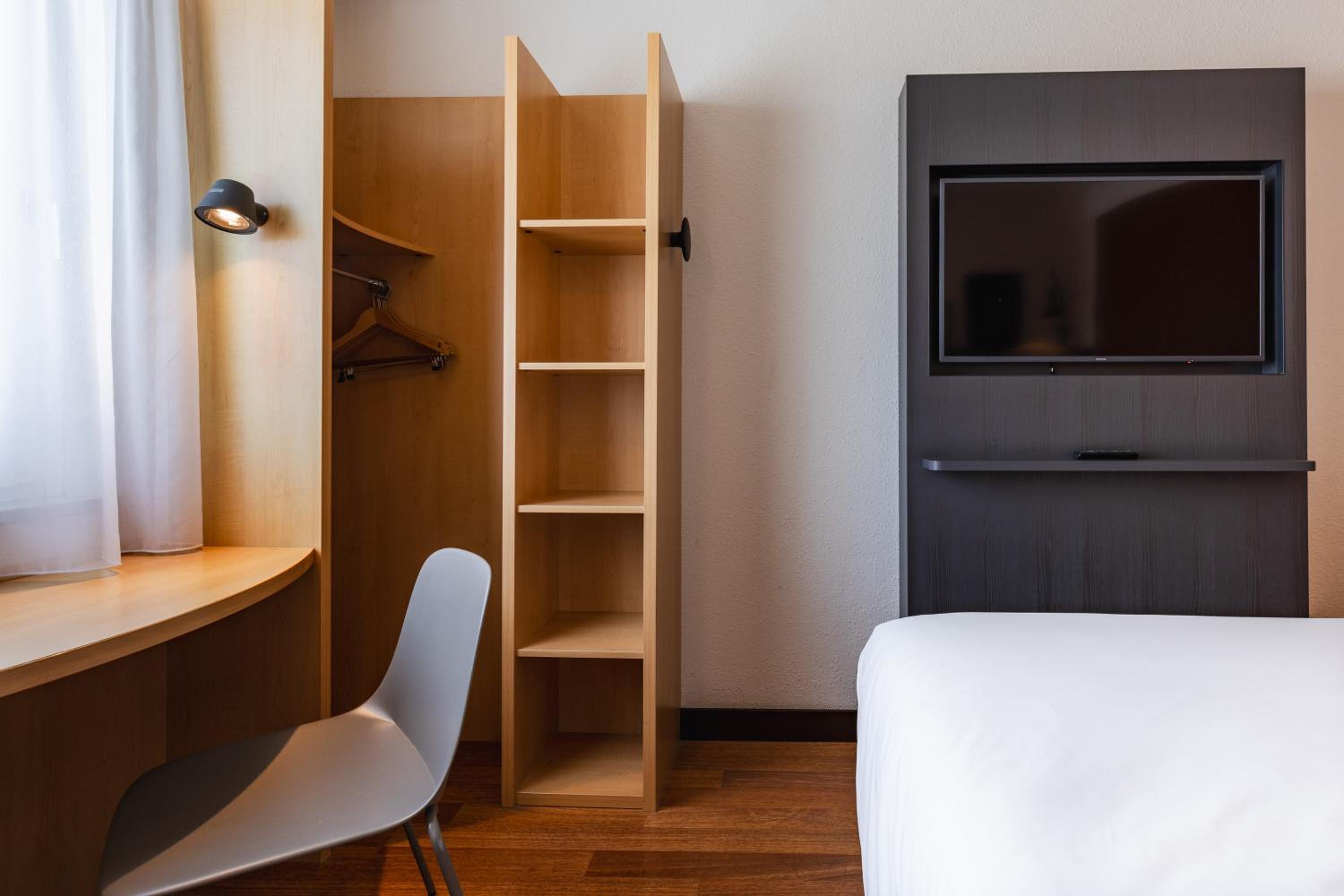 Standard Double Room - Photo 4