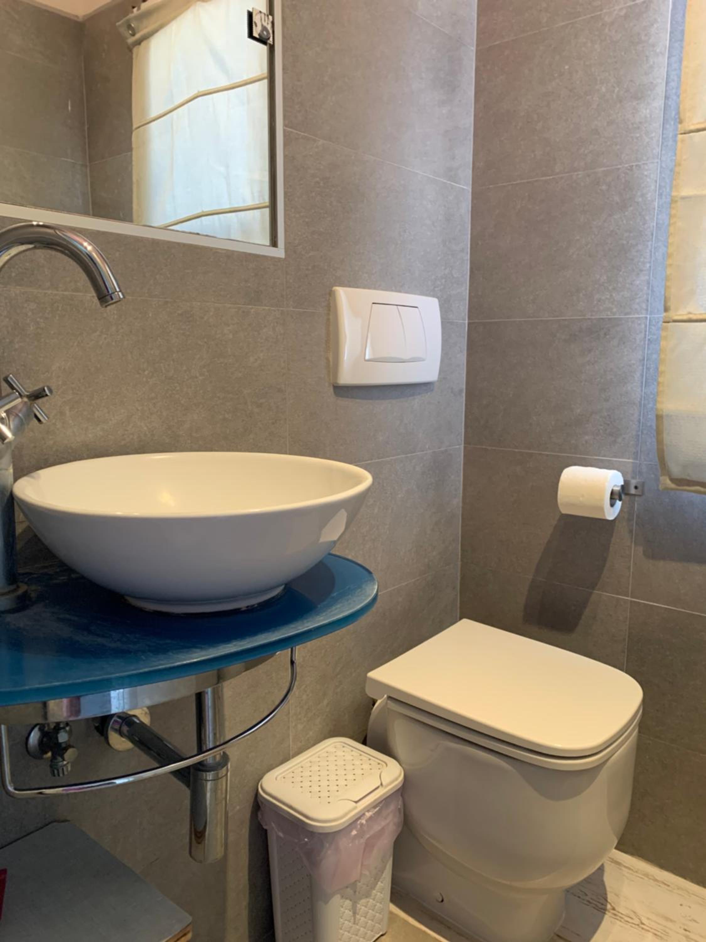 Double Room with Private External Bathroom - Photo 22
