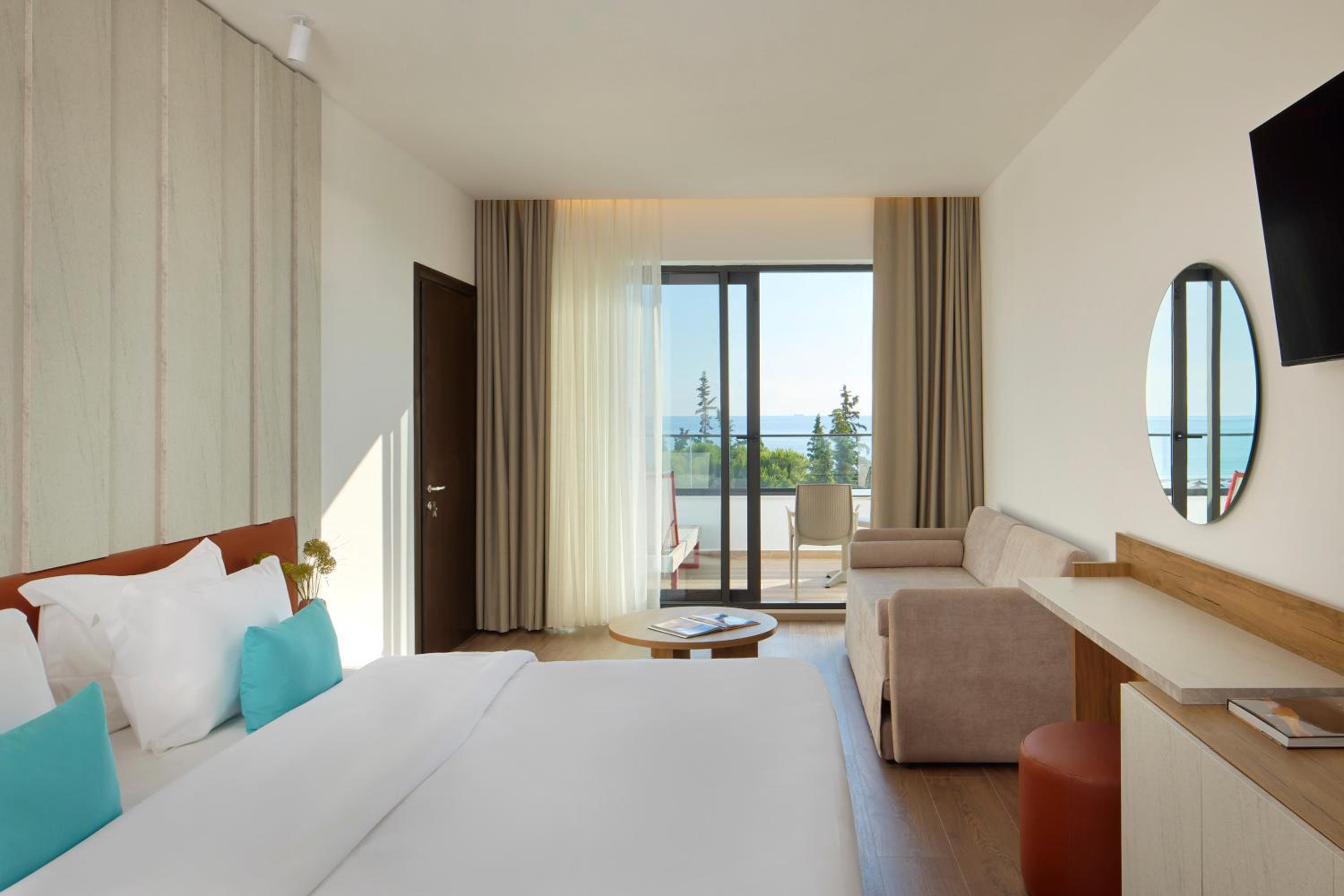Junior Suite Sea View with Terrace (2 Adults +1 Child) photo 1