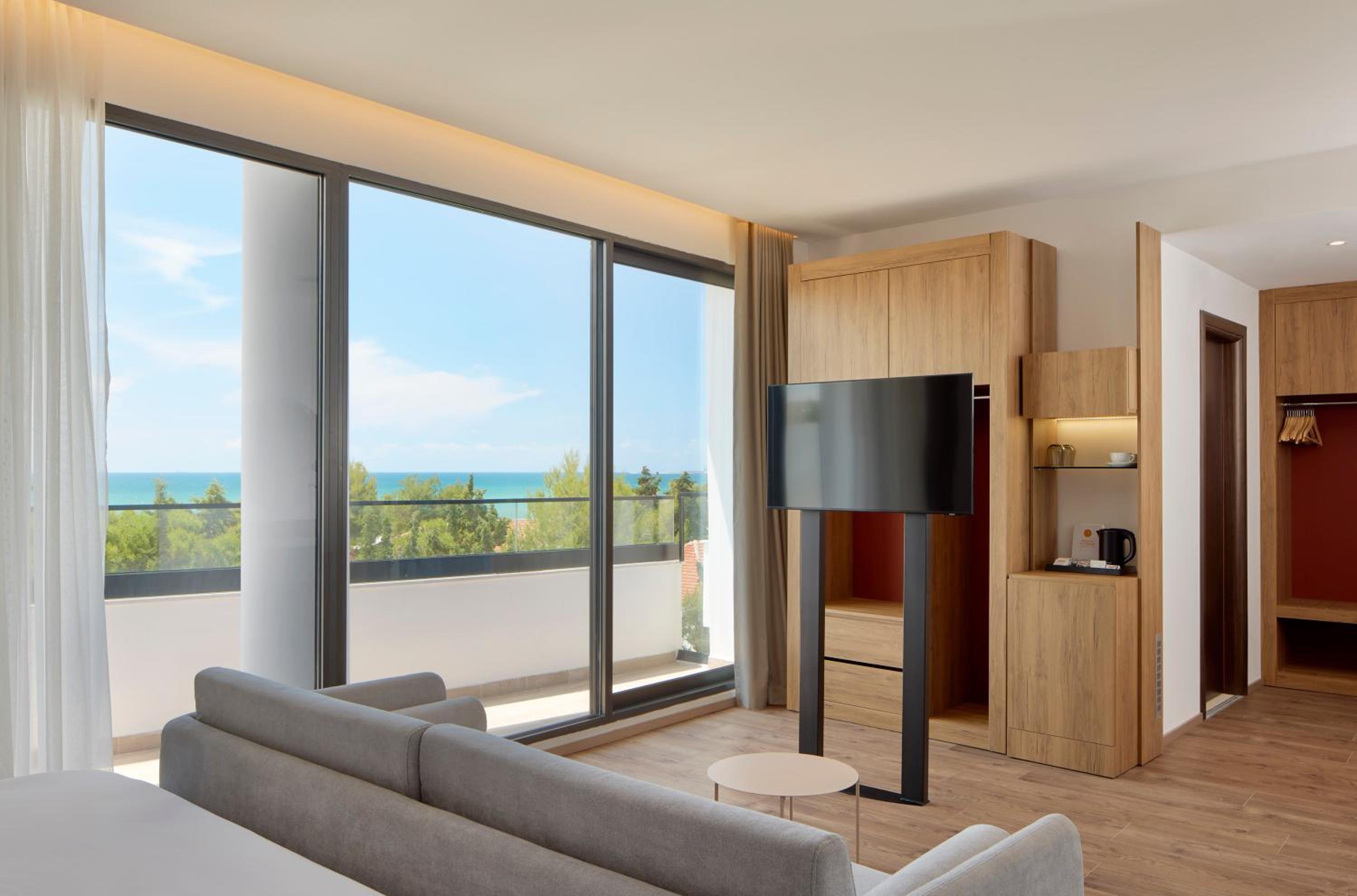 Junior Suite Sea View with Balcony