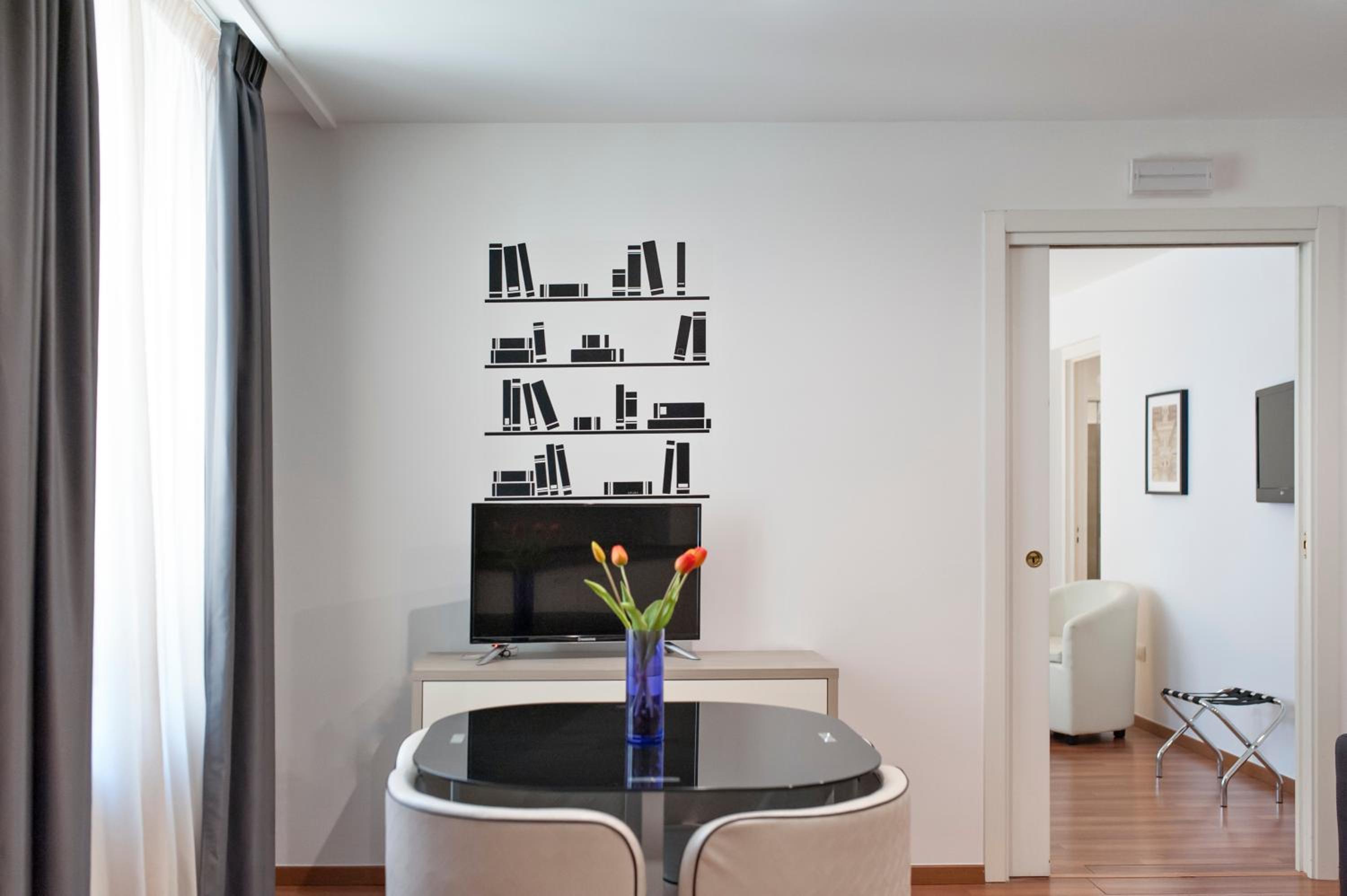 Deluxe Junior Suite - Photo 1