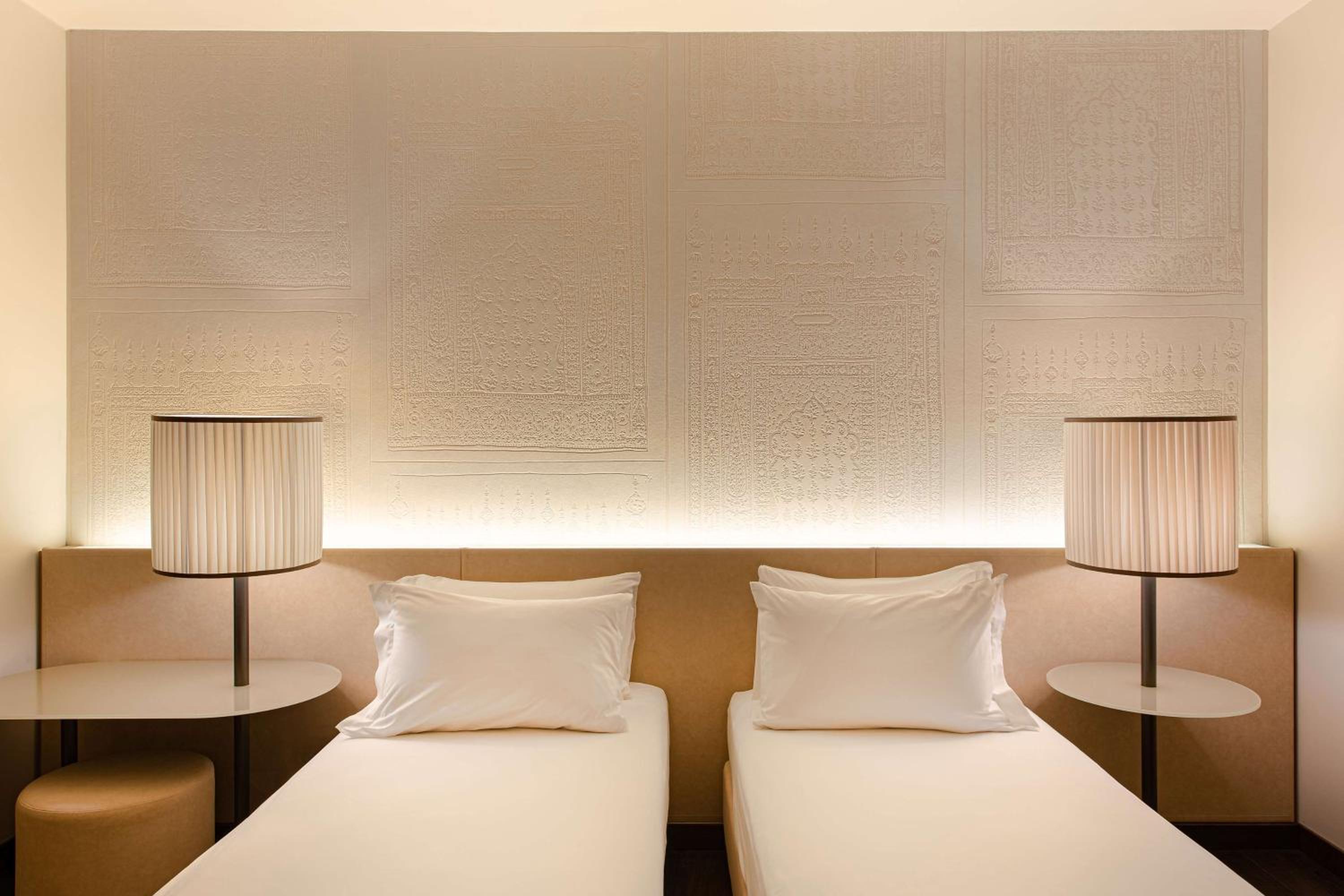 Twin Room - Photo 1