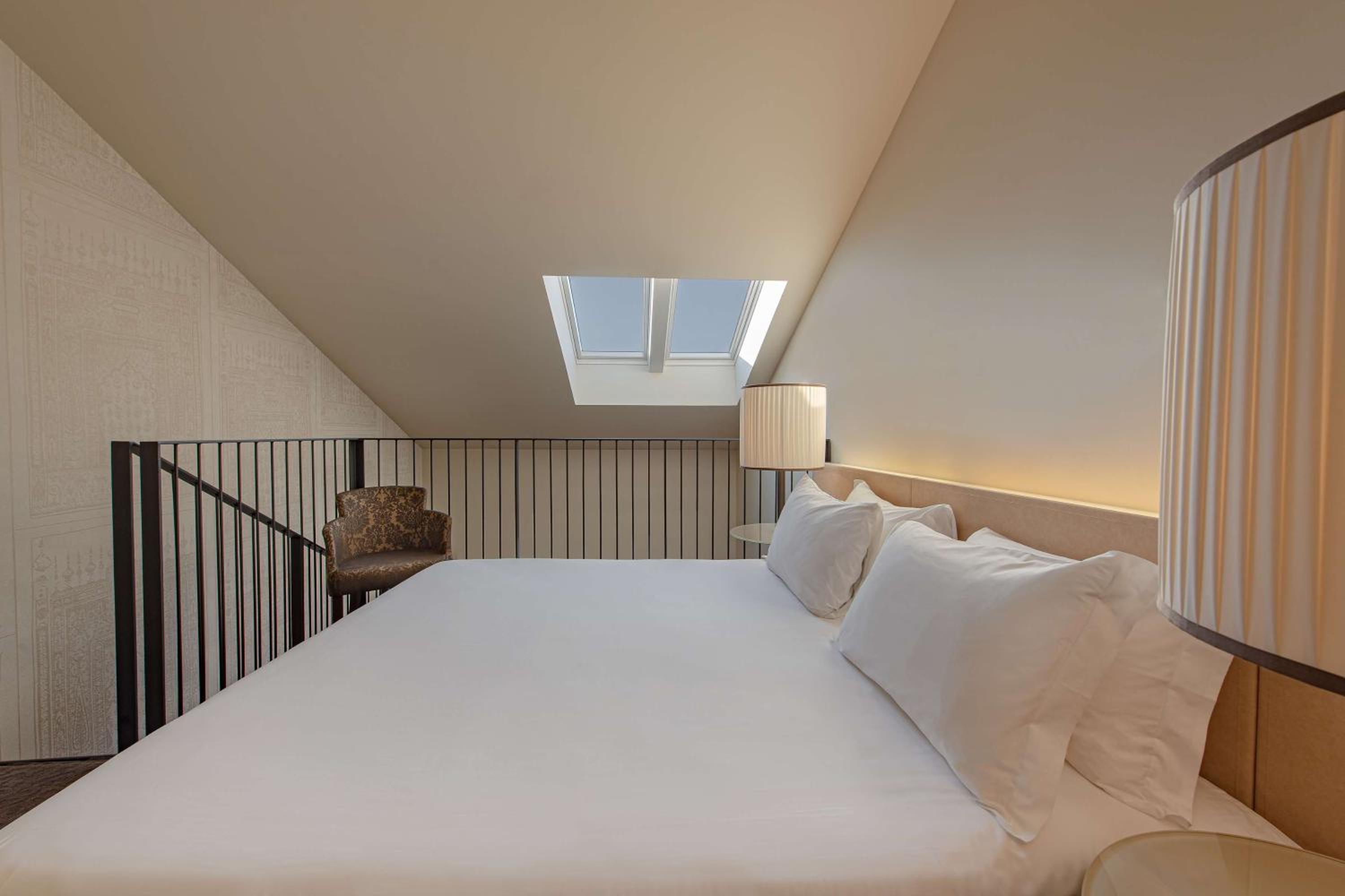 Duplex Suite - Photo 2