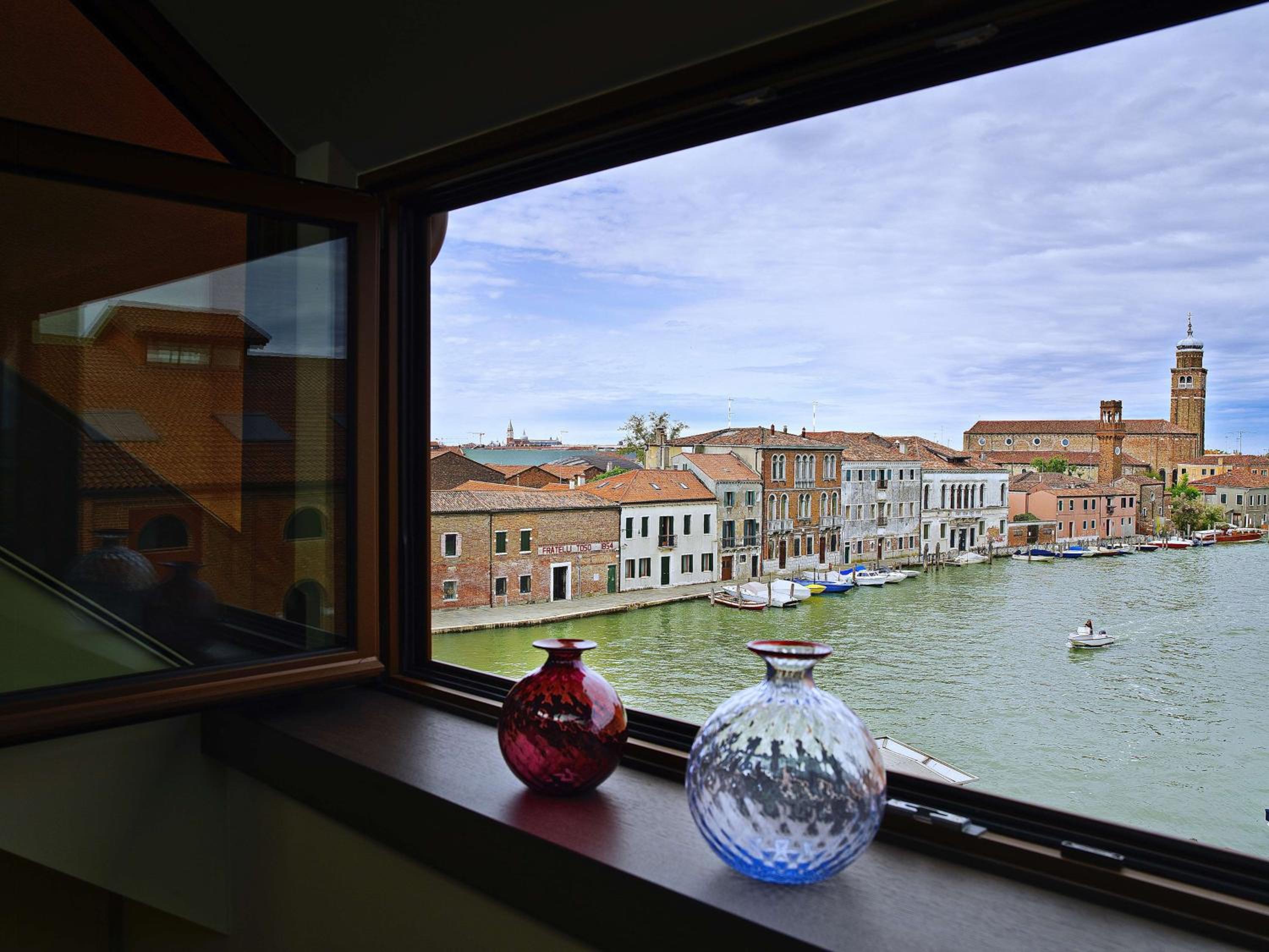 Junior King Suite with Canal View - Photo 6
