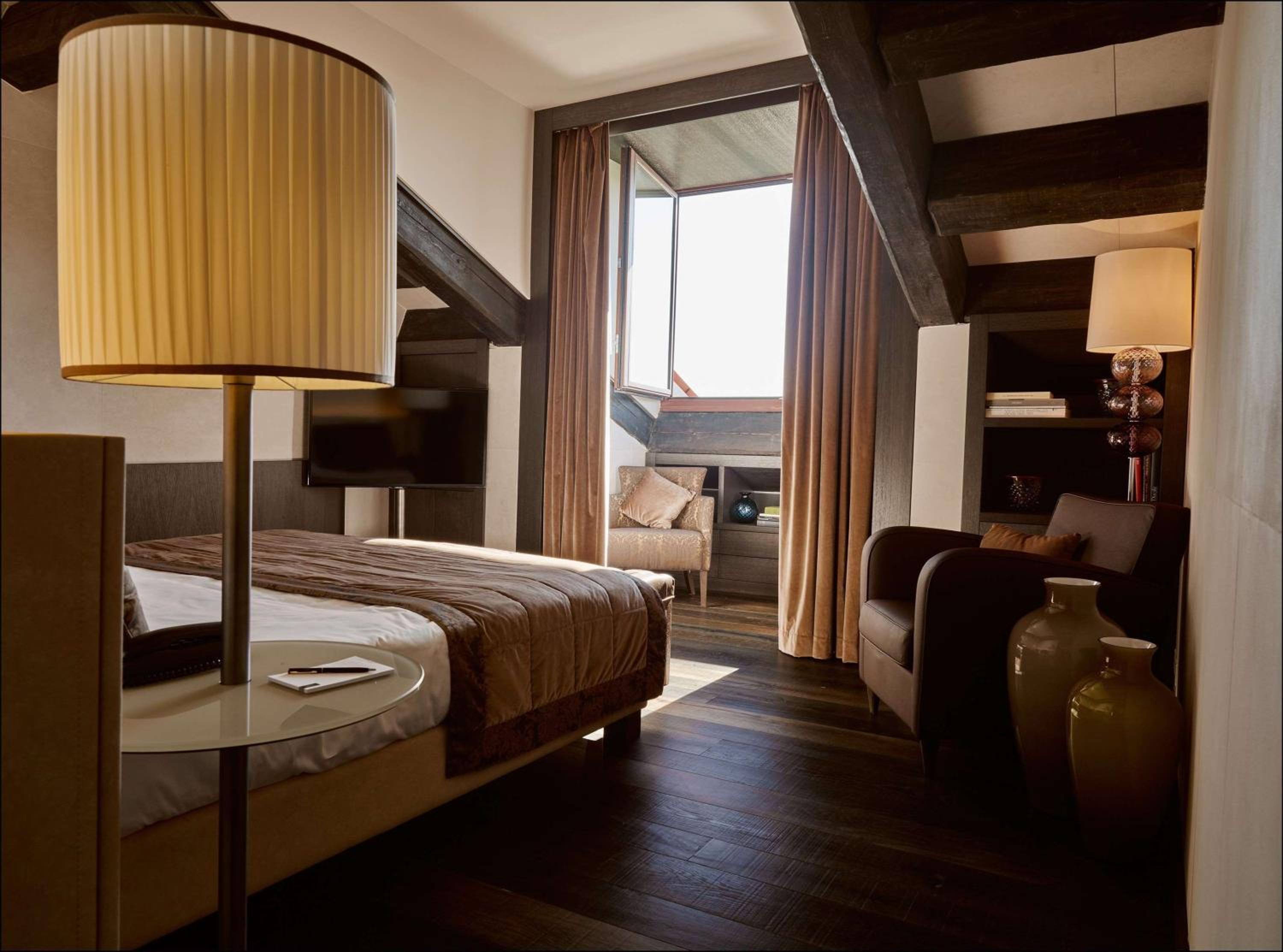 Suite with Canal View - Photo 1