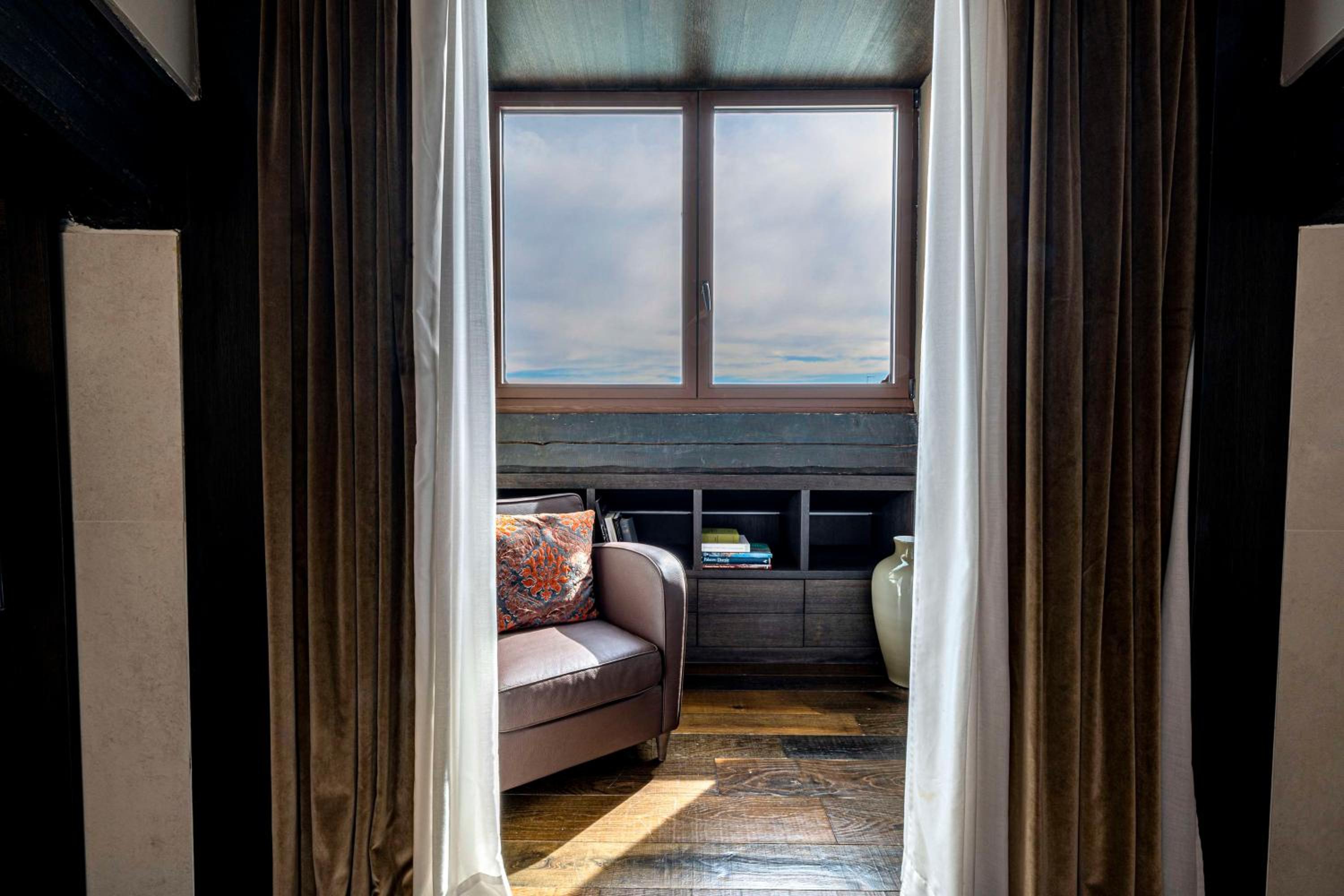 Suite with Canal View - Photo 6